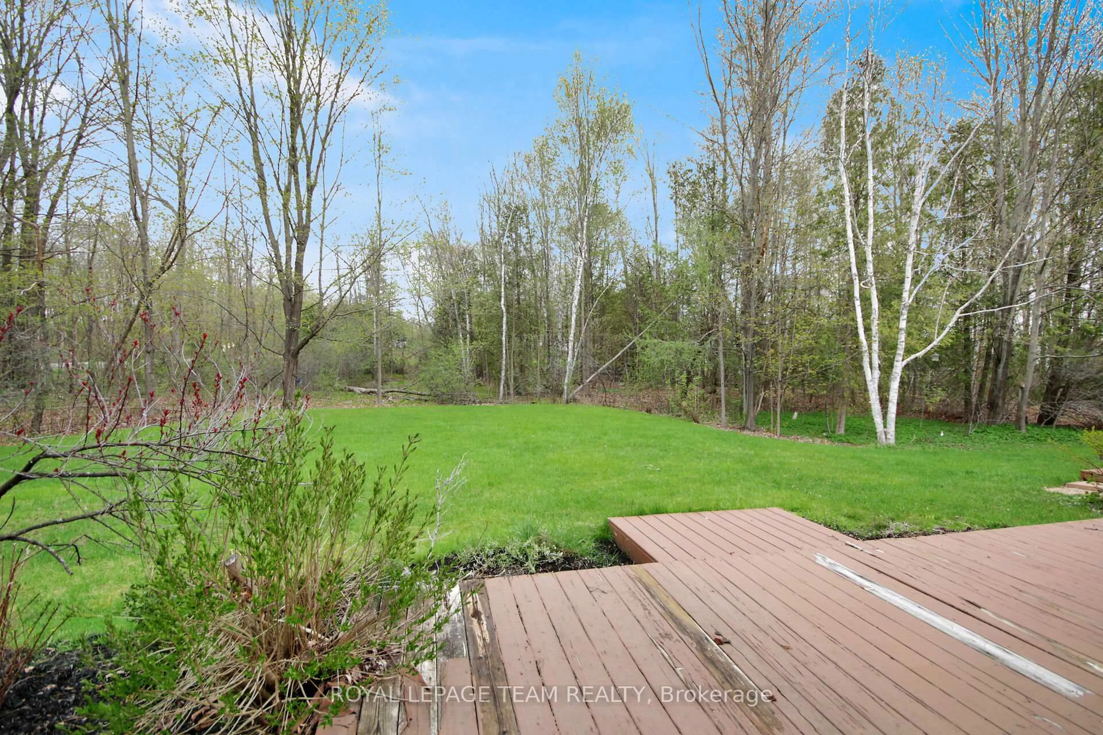 Patio, forest/trees view for 5719 Stuewe Dr, Ottawa Ontario K4M 1L2