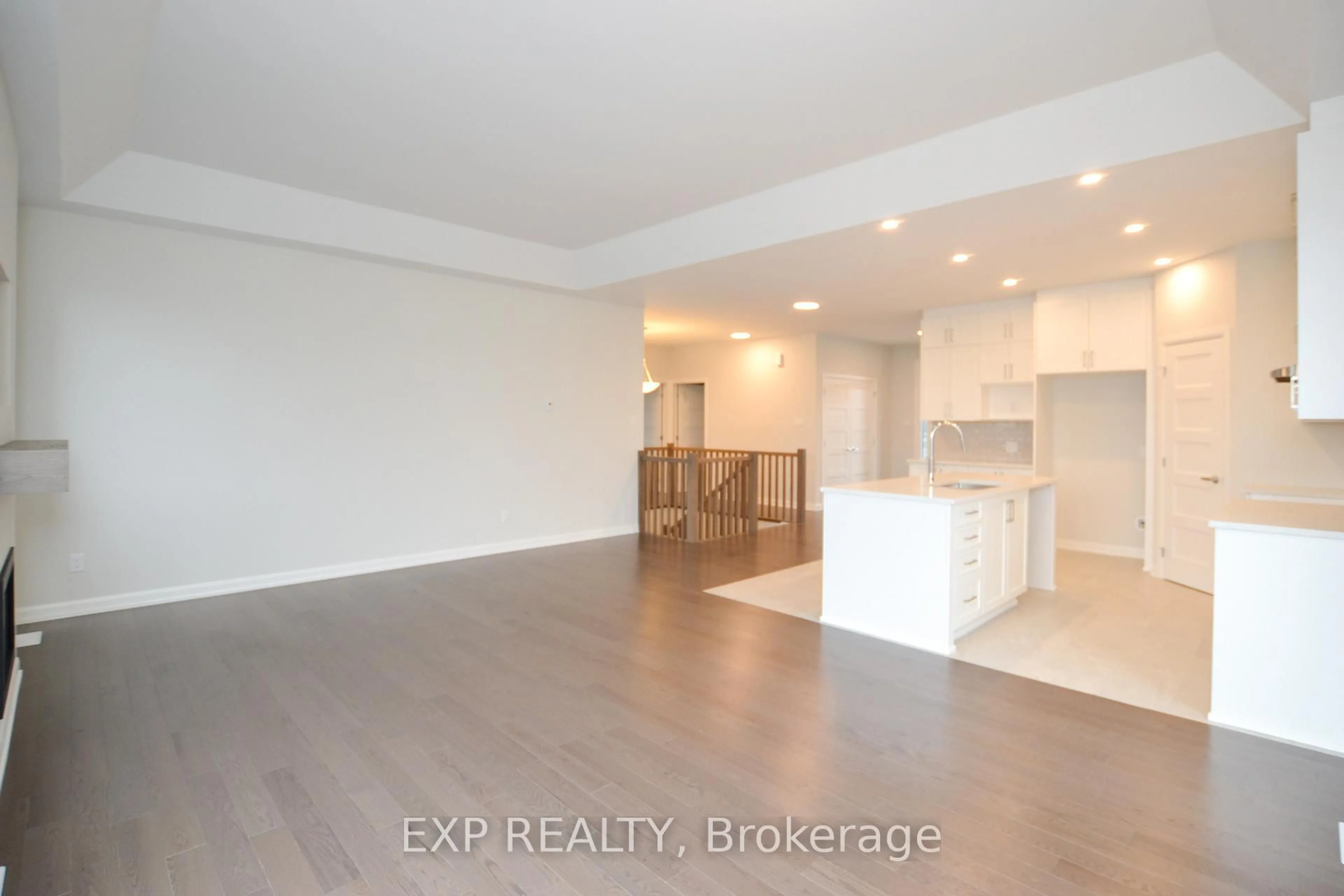 Open concept kitchen, unknown for 310 Turquoise St, Clarence-Rockland Ontario K4K 0L5