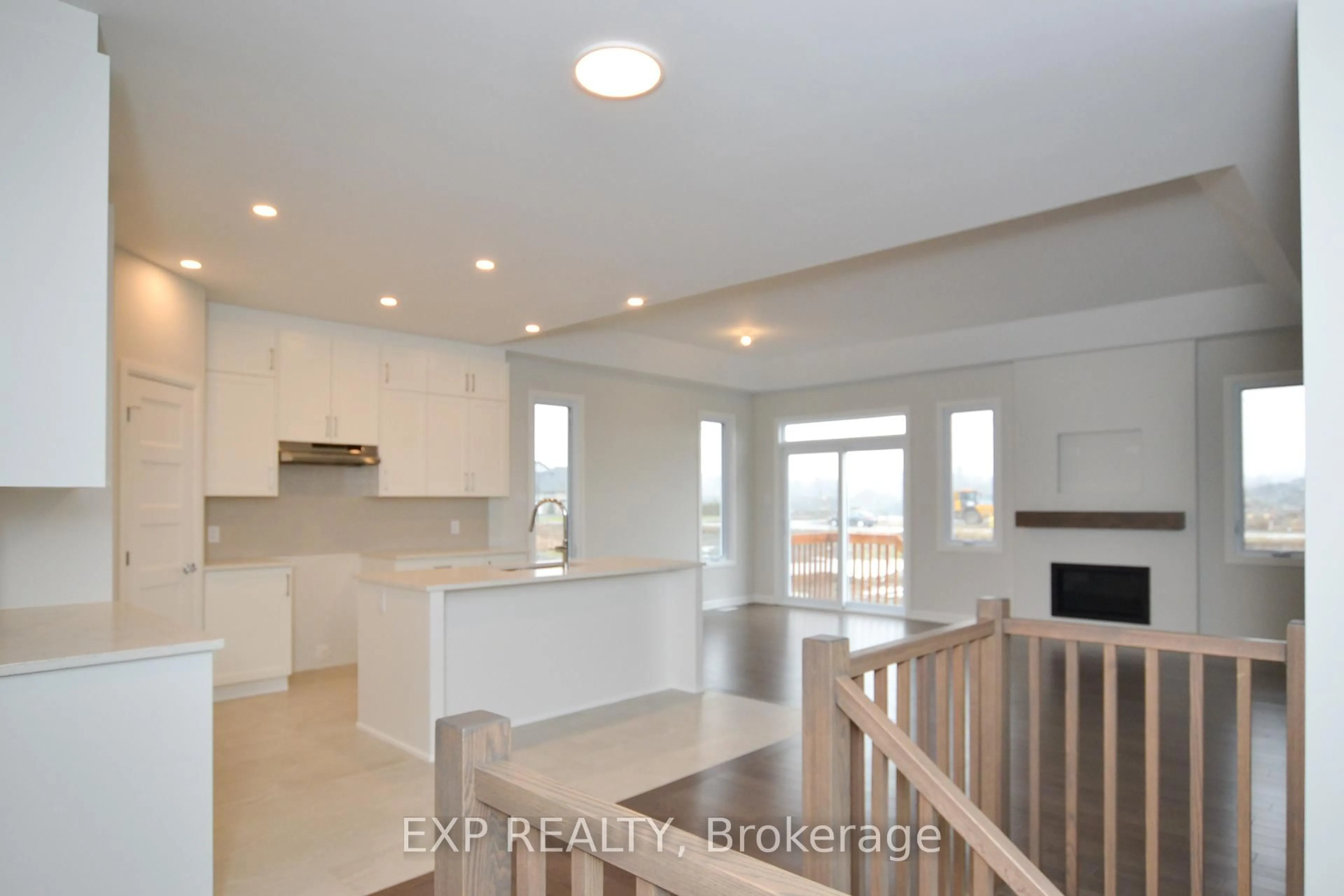 Open concept kitchen, unknown for 310 Turquoise St, Clarence-Rockland Ontario K4K 0L5
