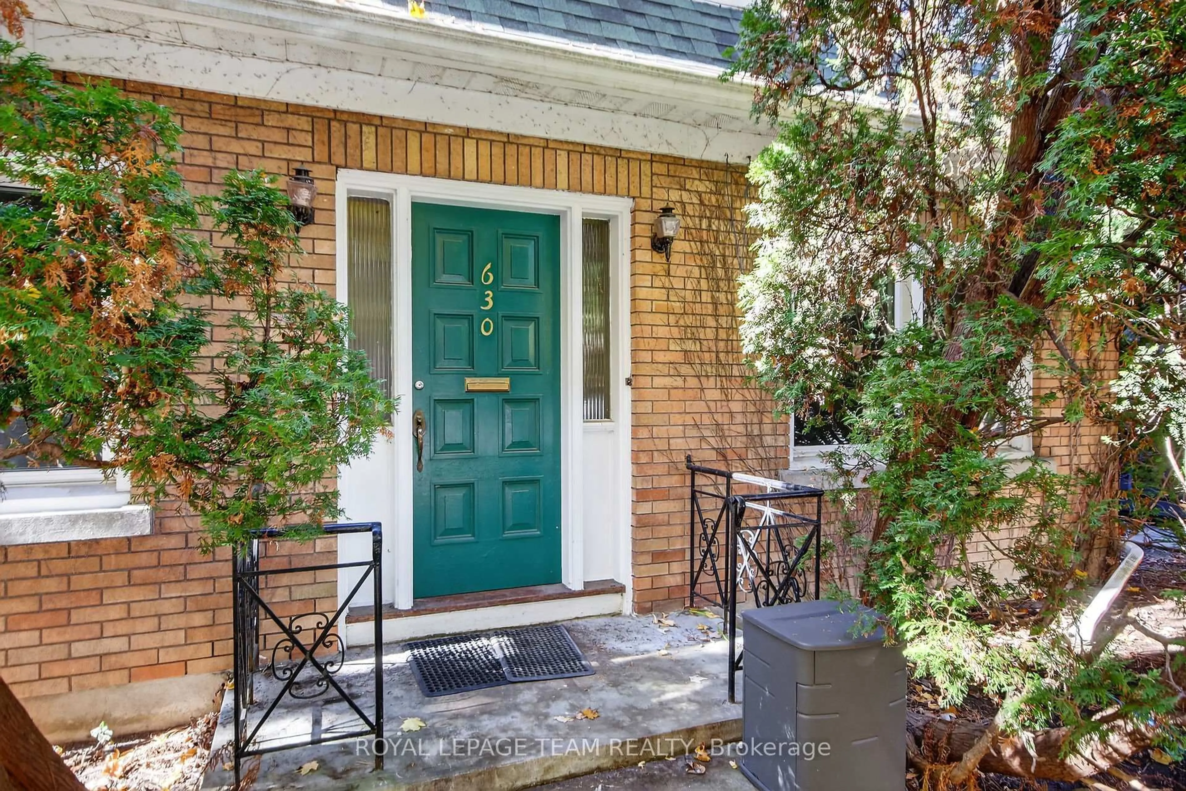 Home with brick exterior material, street for 630 Fraser Ave, Ottawa Ontario K2A 2R5