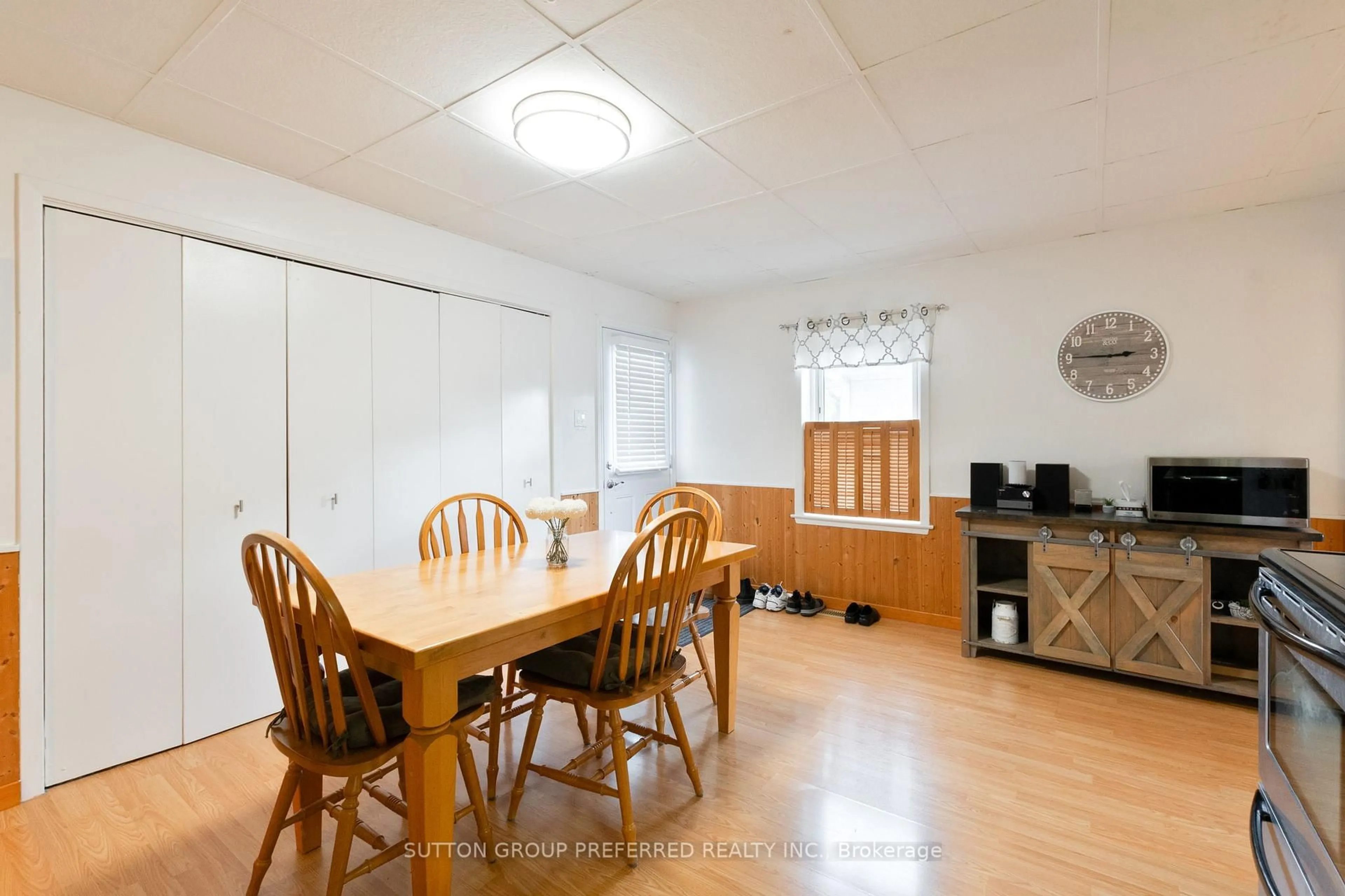 Dining room, wood/laminate floor for 4441 Colonel Talbot Rd, London South Ontario N6P 1B6