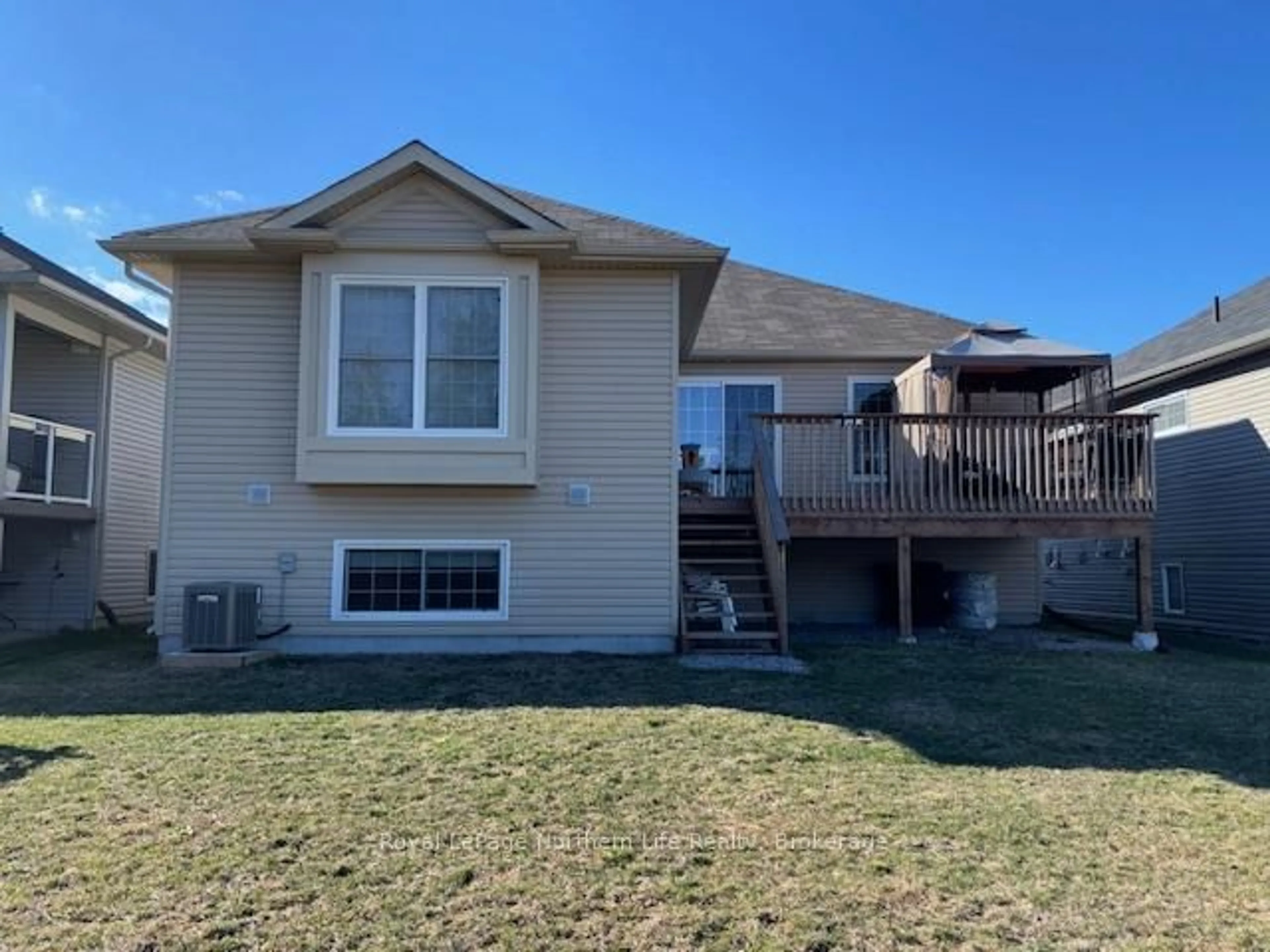 Home with vinyl exterior material, unknown for 49 Trillium Dr, North Bay Ontario P1A 0G6