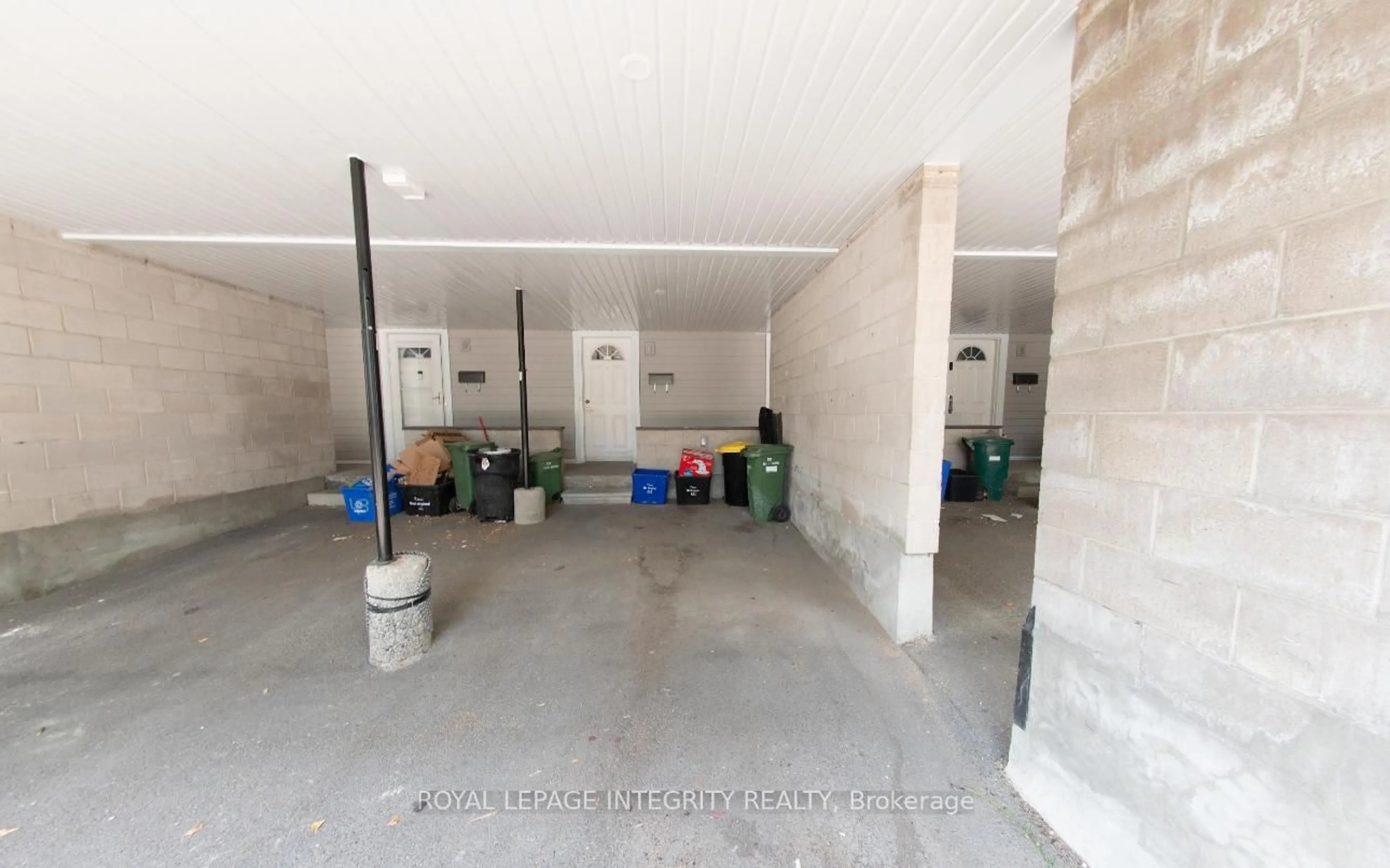 Indoor garage for 3415 Uplands Dr #44, Ottawa Ontario K1V 9N3