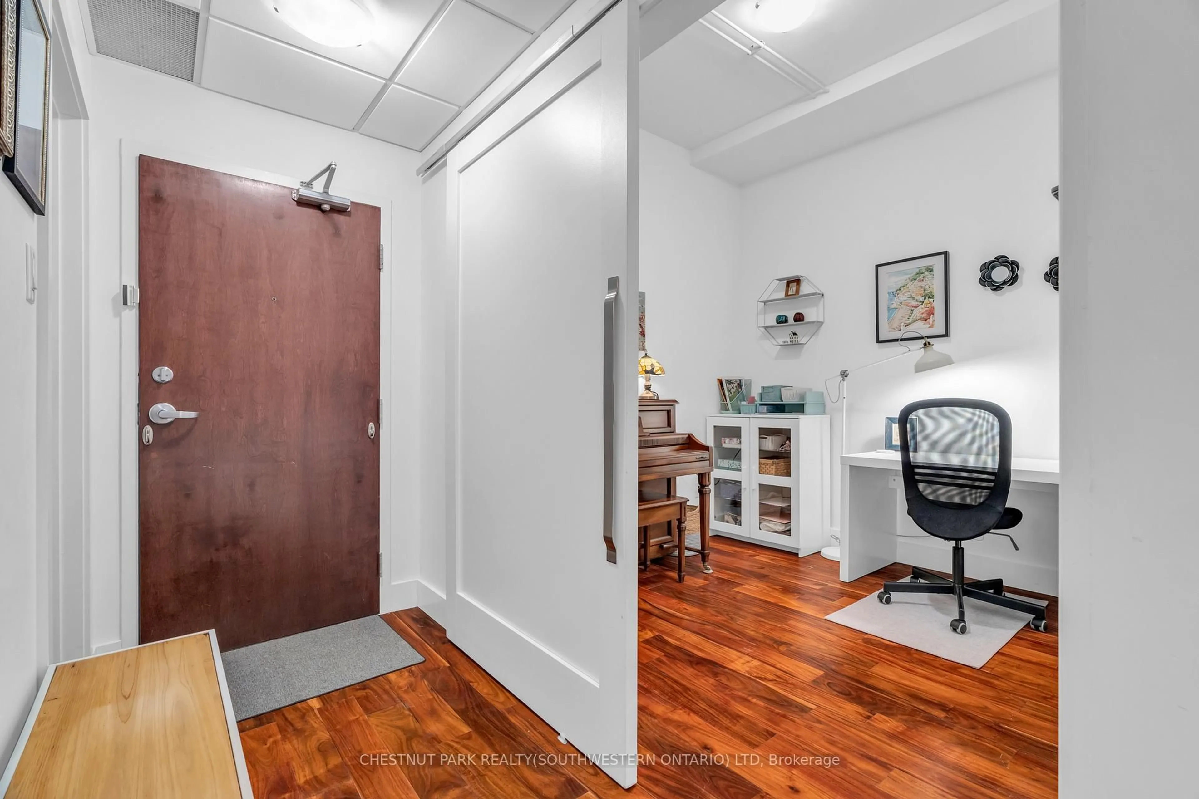 Indoor entryway for 15 Devitt Ave #302, Waterloo Ontario N2J 1Y6