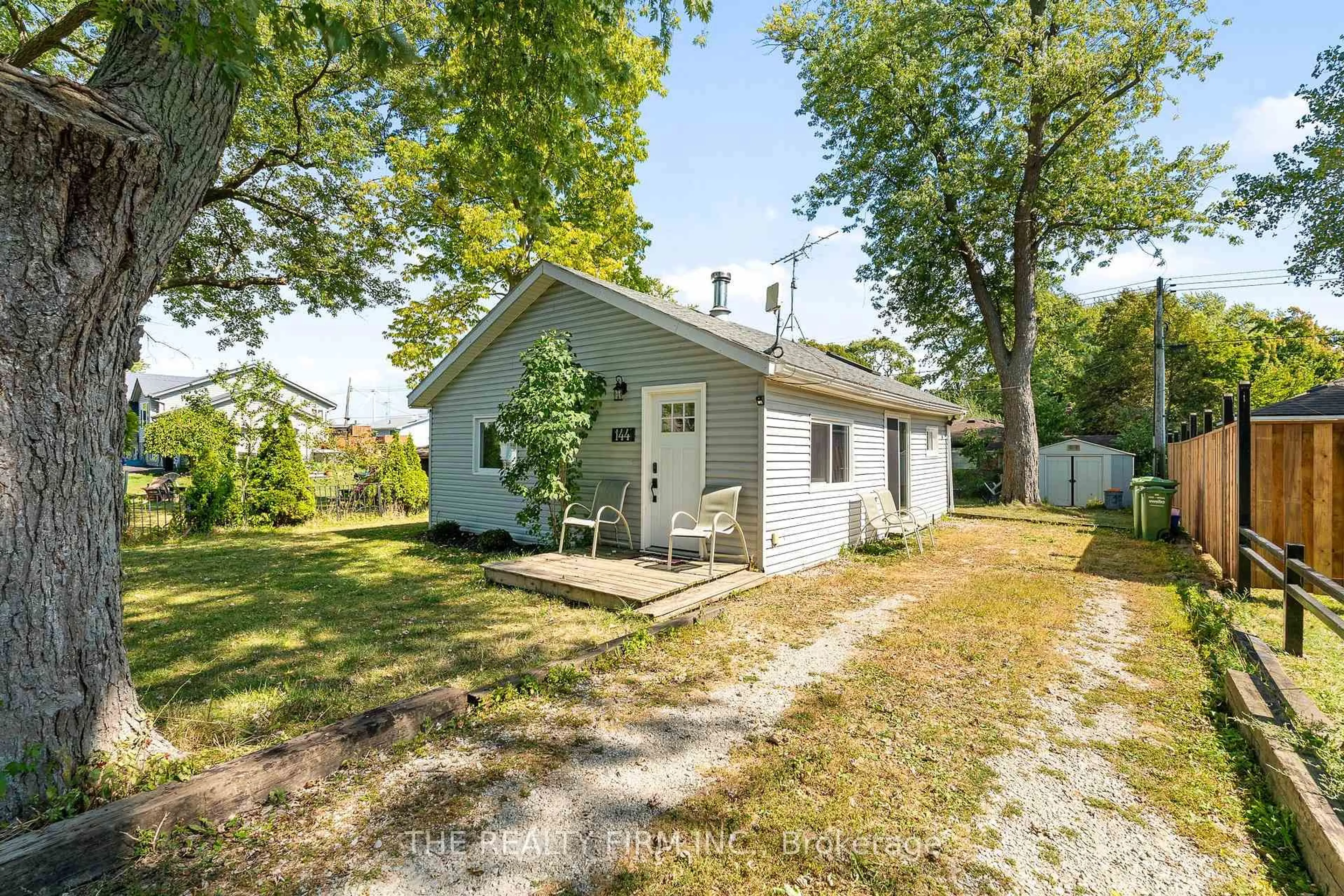 Shed for 144 Lincoln Crt, Essex Ontario N0R 1G0