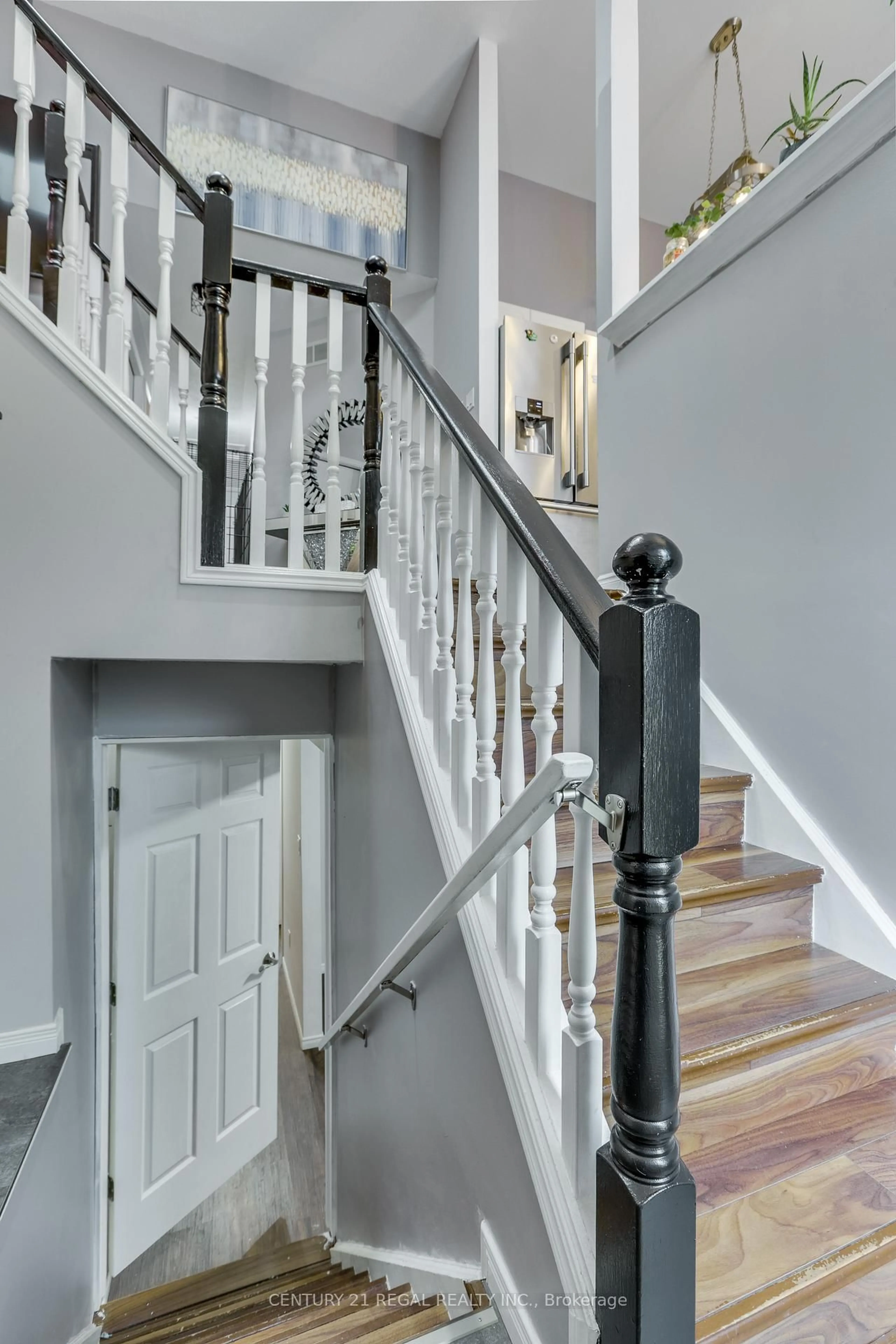 Stairs for 79 SUNRISE Cres, London East Ontario N5V 4V8