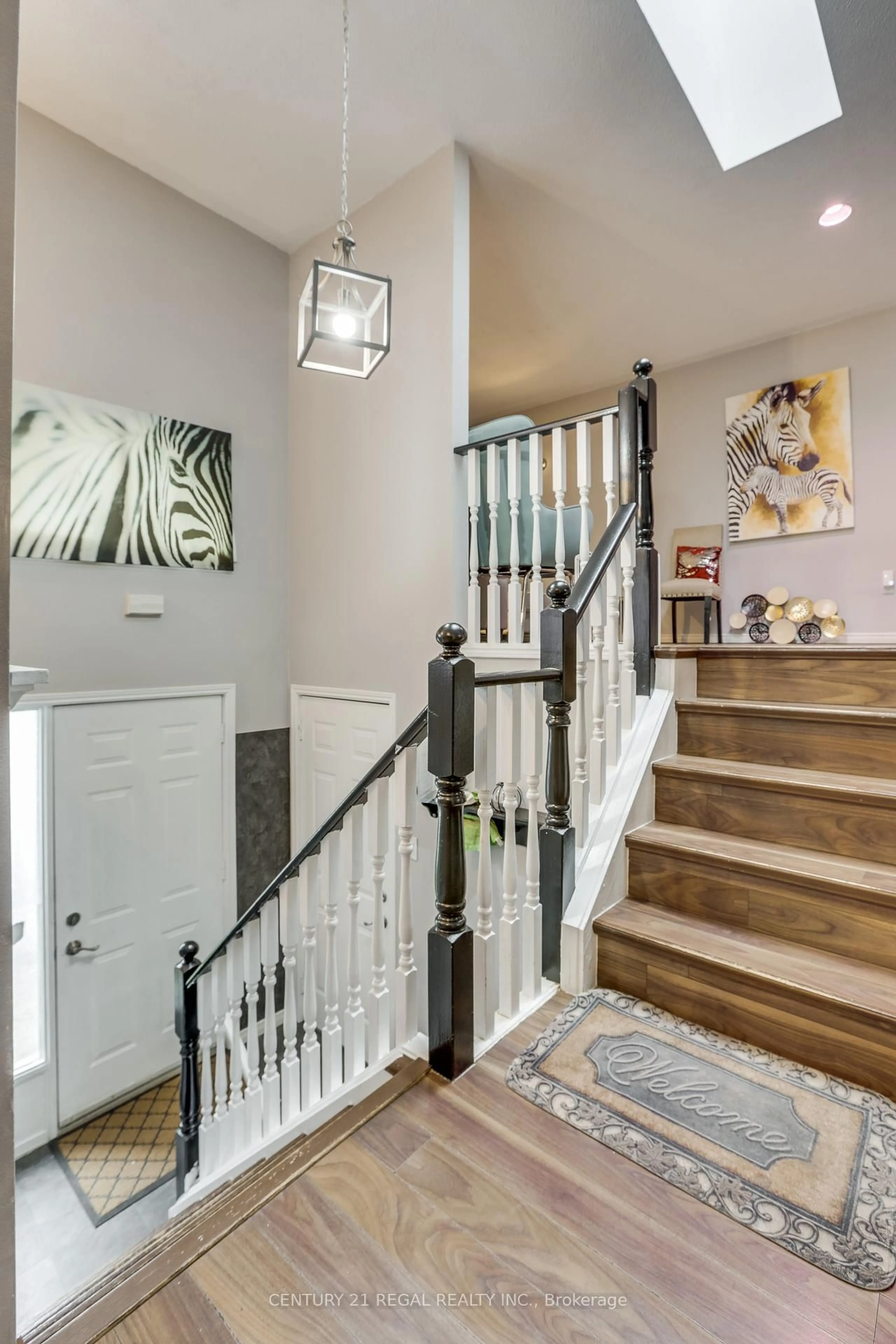 Indoor entryway for 79 SUNRISE Cres, London East Ontario N5V 4V8