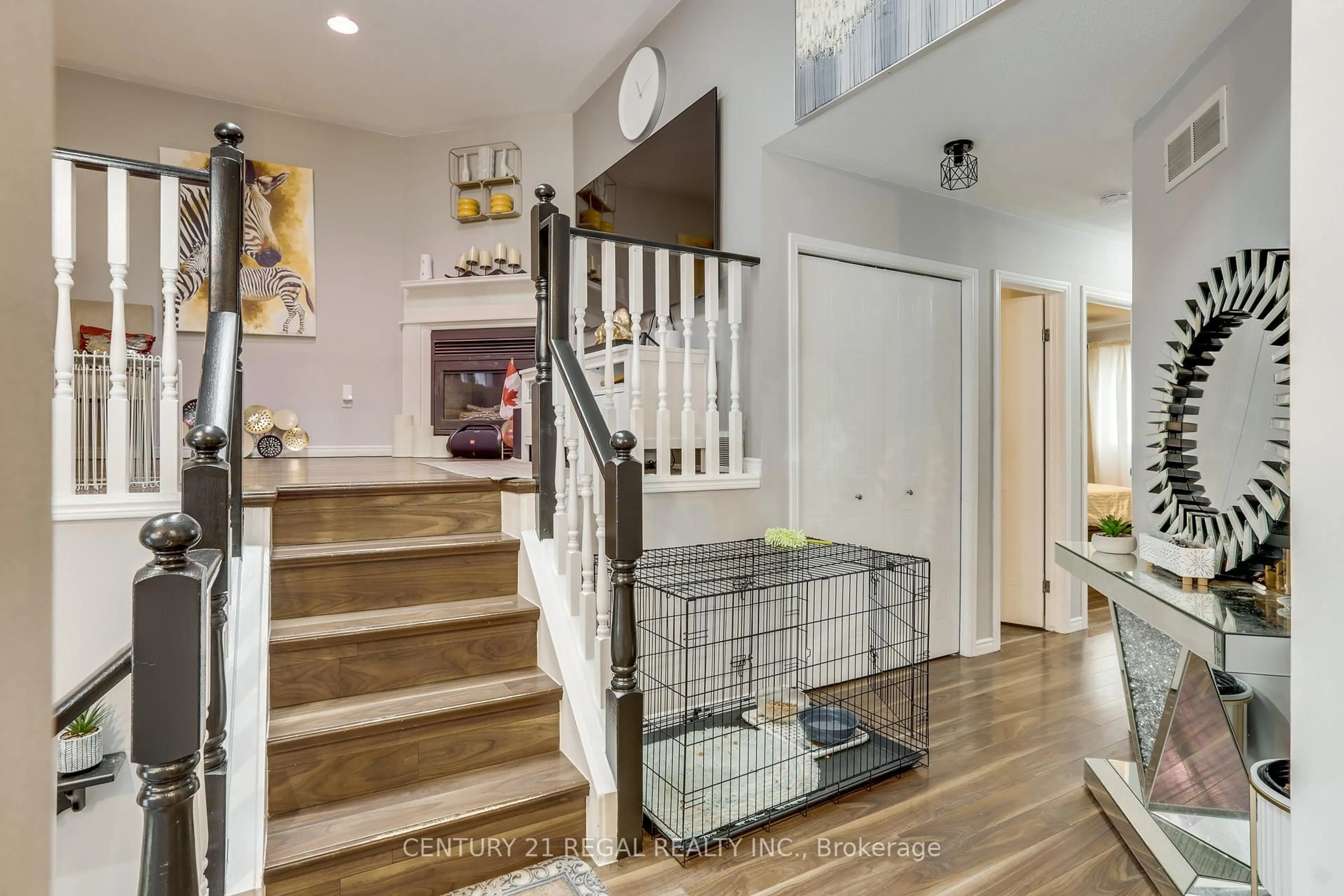 Indoor entryway for 79 SUNRISE Cres, London East Ontario N5V 4V8