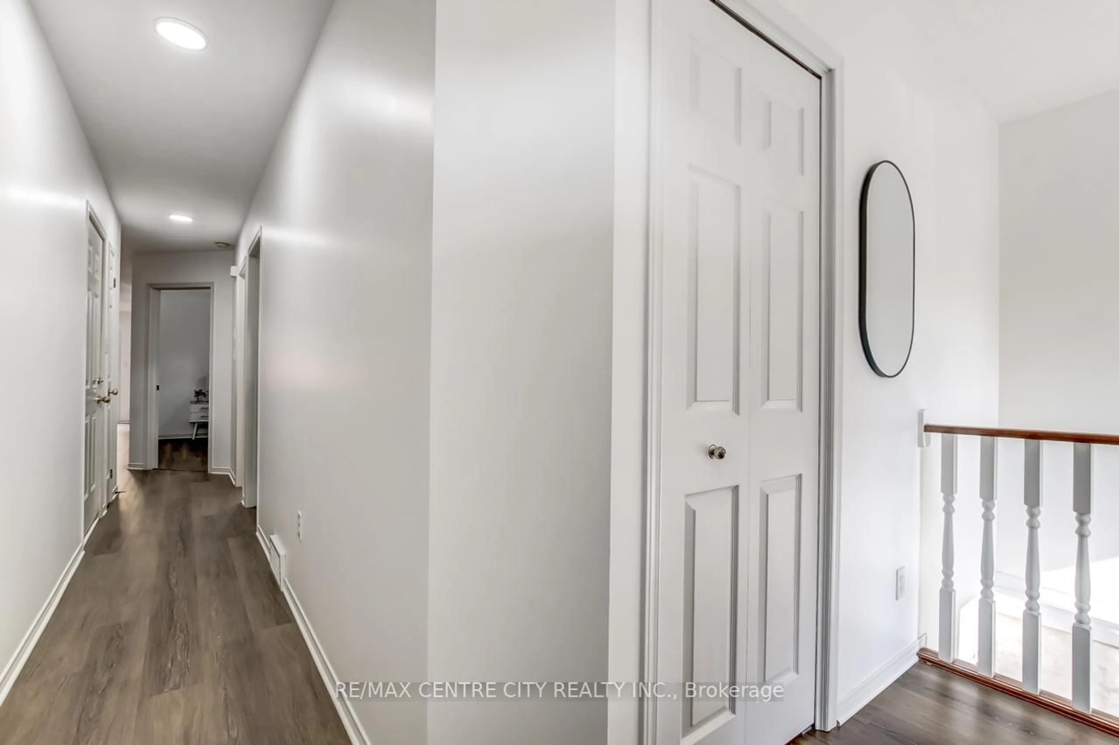 Indoor entryway for 11 Axford Pkwy, St. Thomas Ontario N5R 6E6