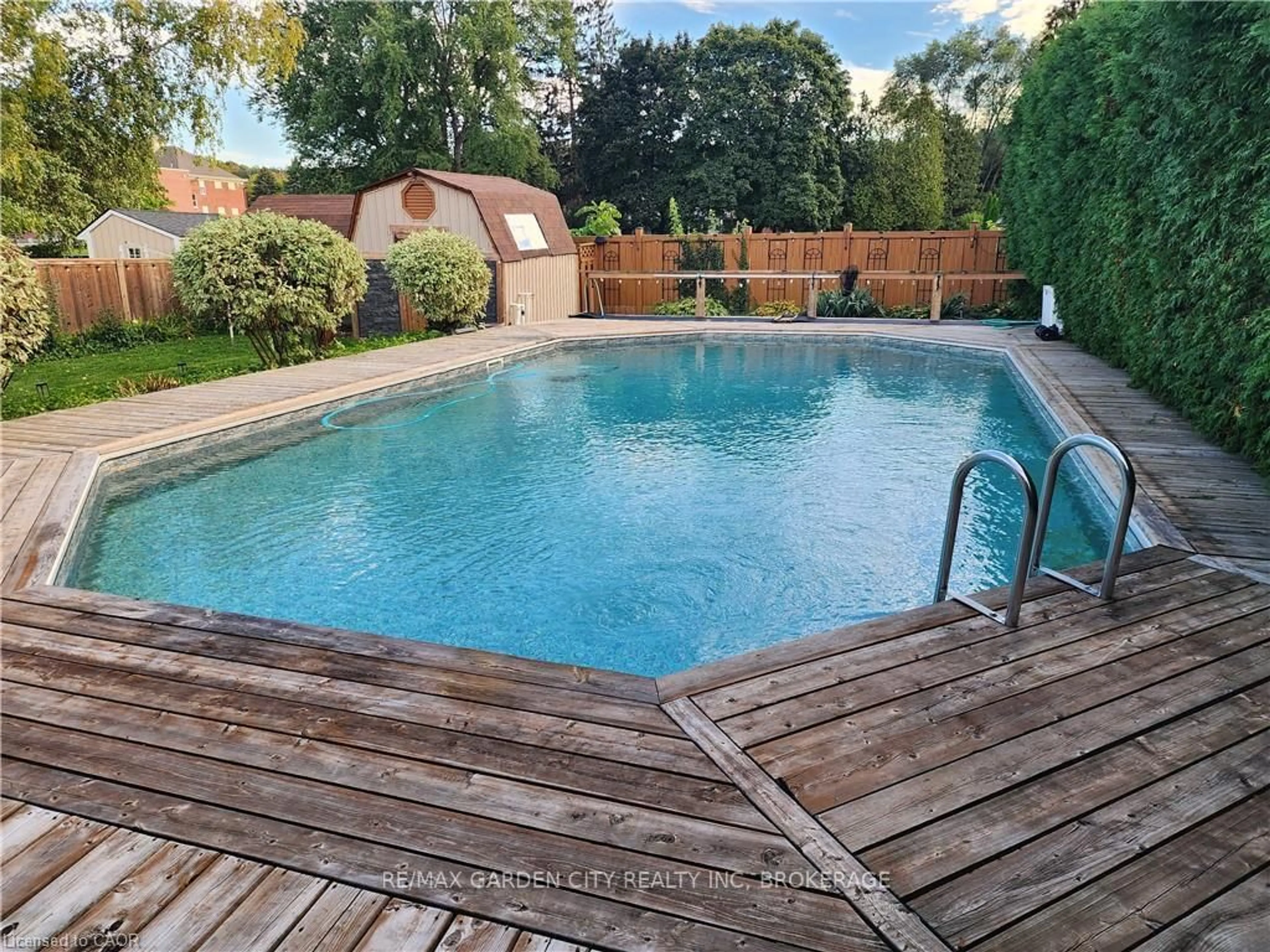 Pool for 14 MARILYN St, Grimsby Ontario L3M 1V2
