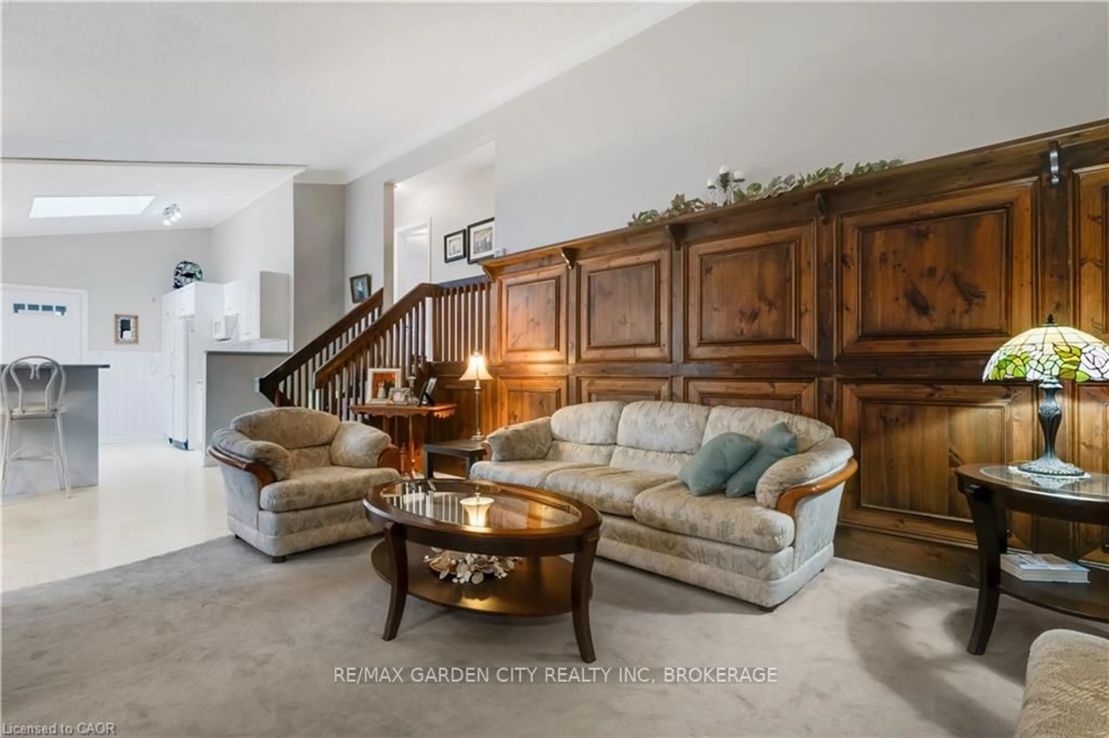 Living room with furniture, unknown for 14 MARILYN St, Grimsby Ontario L3M 1V2