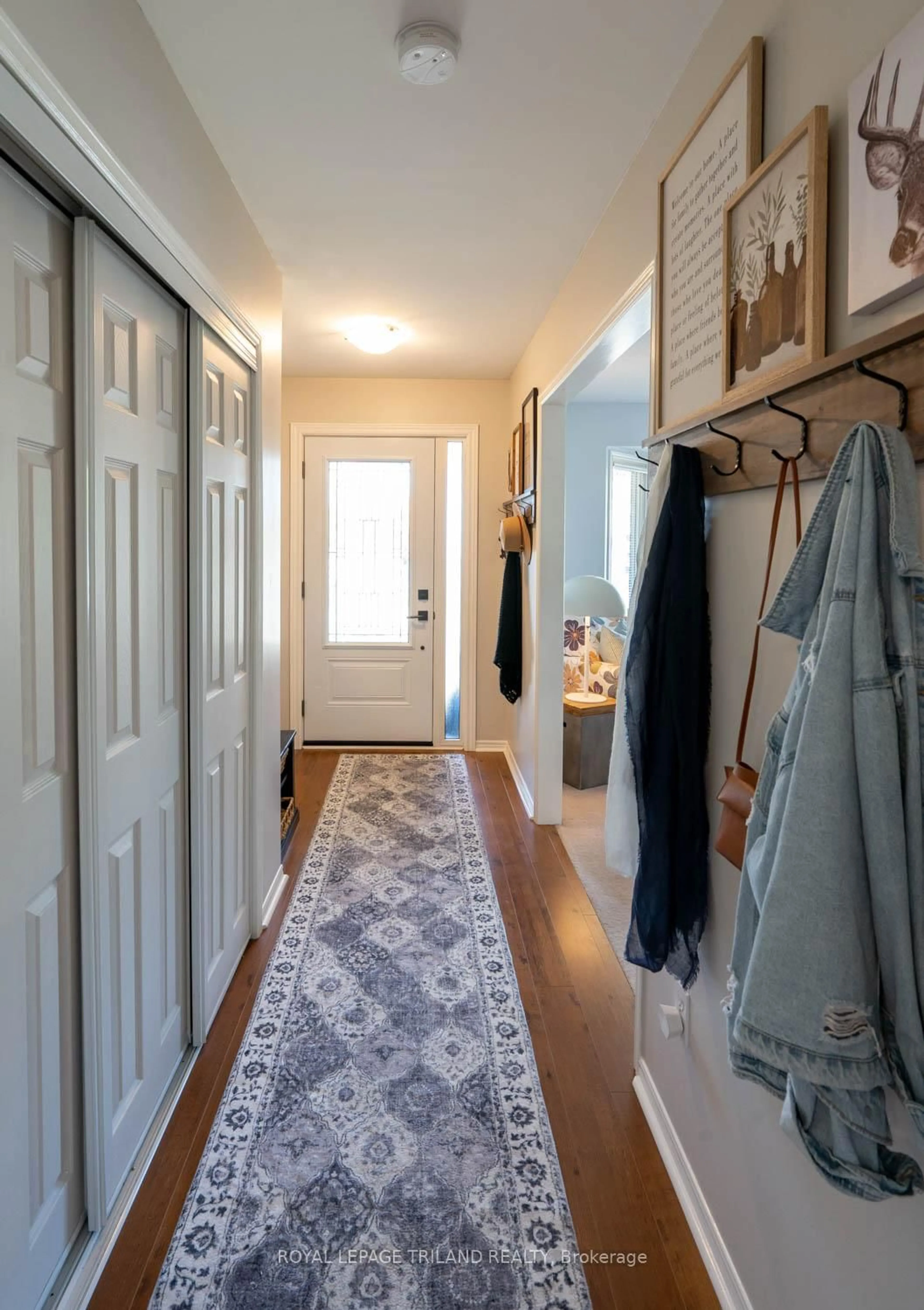 Indoor entryway for 189 Andover Dr, London South Ontario N6J 4T8