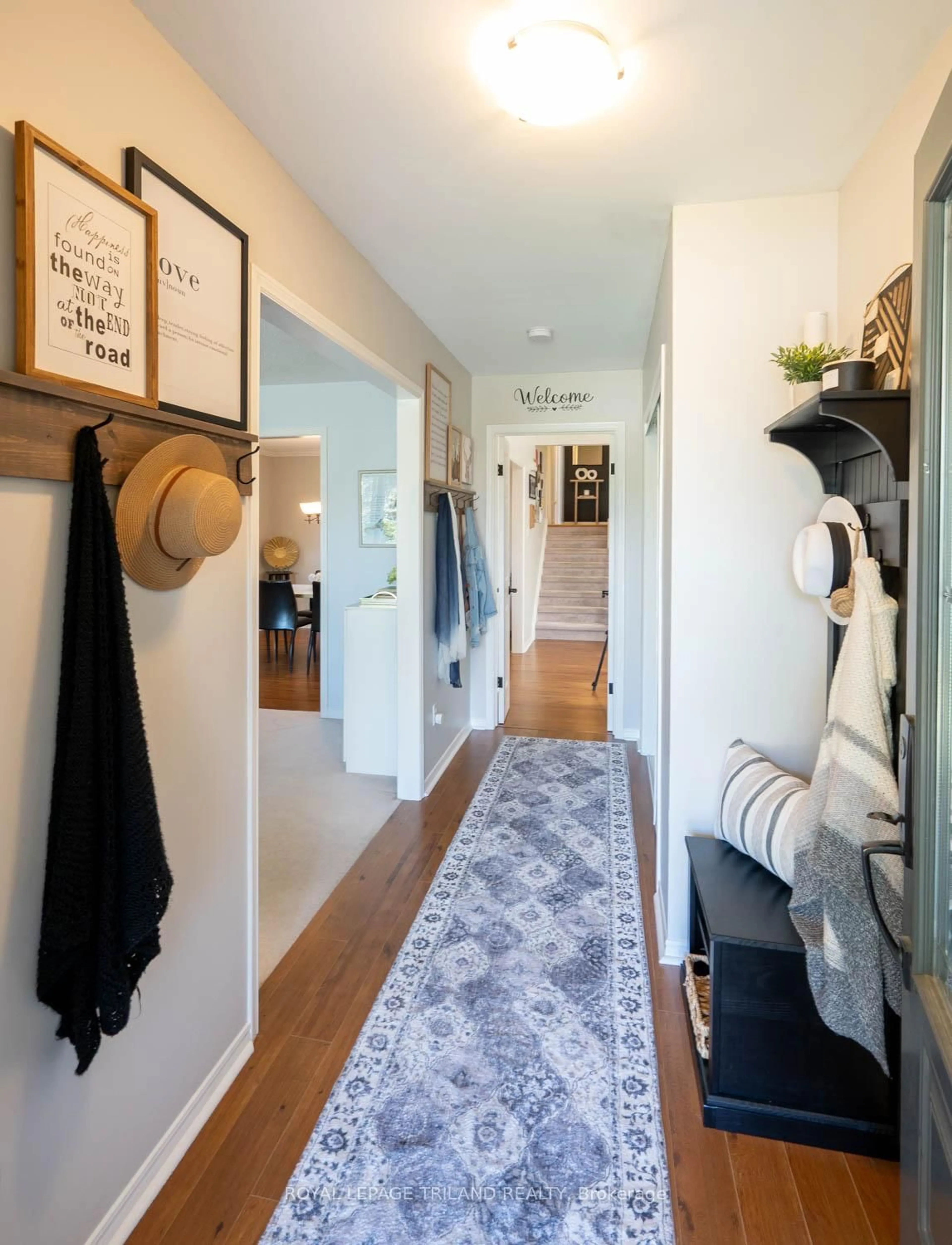 Indoor entryway for 189 Andover Dr, London South Ontario N6J 4T8