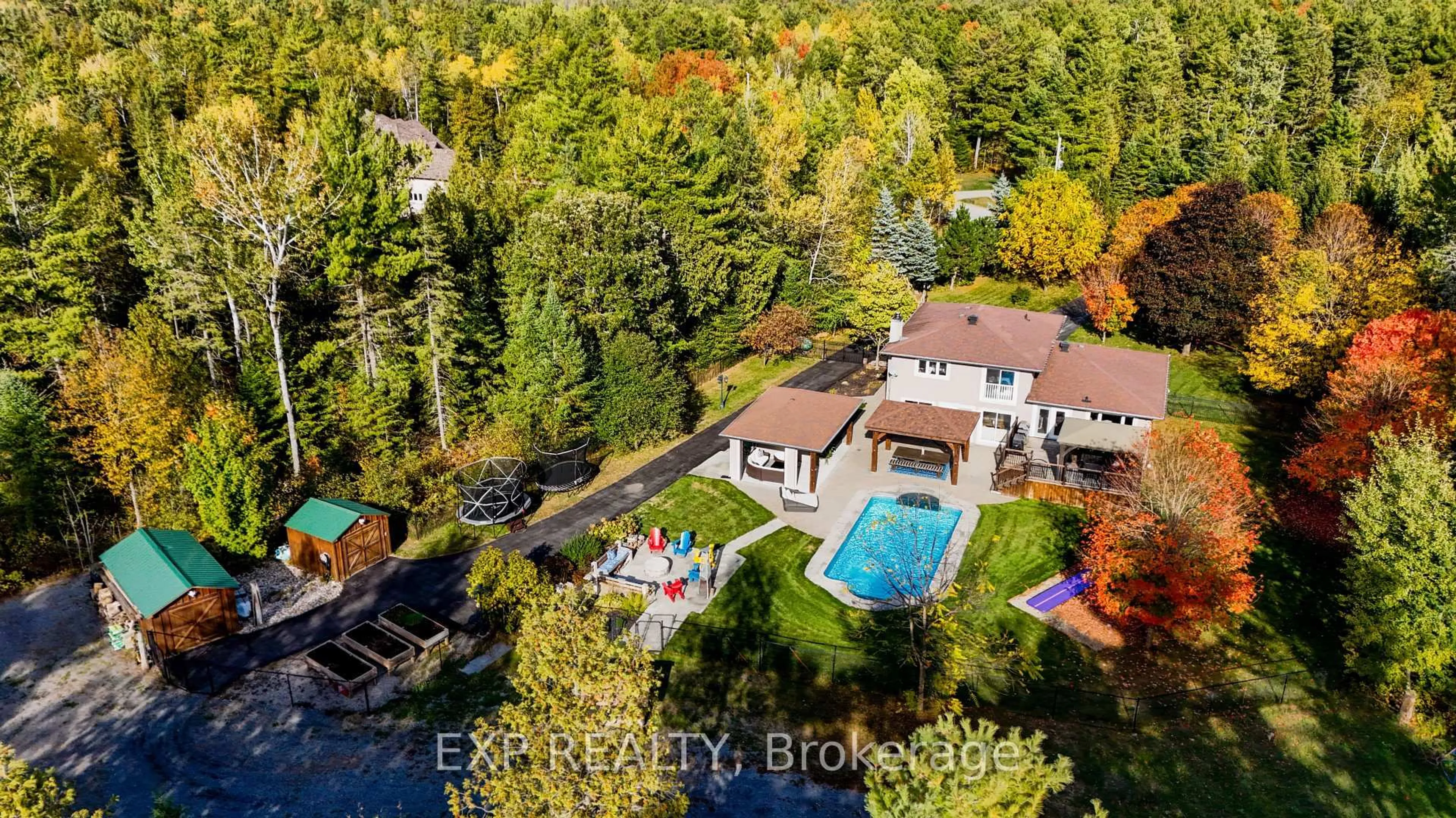A pic from outside/outdoor area/front of a property/back of a property/a pic from drone, water/lake/river/ocean view for 10 Carlisle Circ, Ashton Ontario K0A 1B0