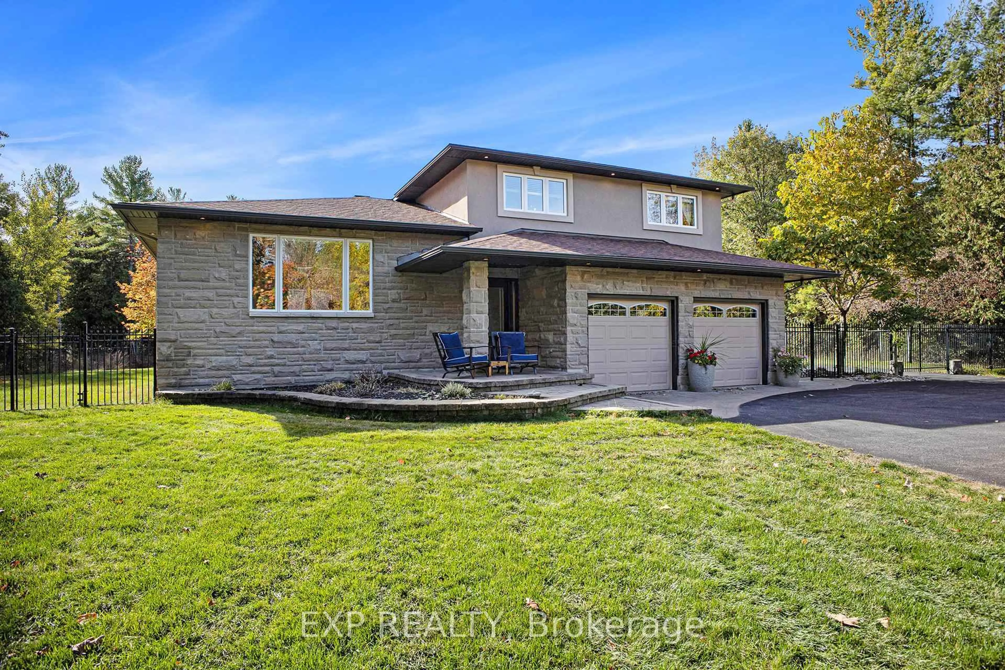 Home with brick exterior material, street for 10 Carlisle Circ, Ashton Ontario K0A 1B0