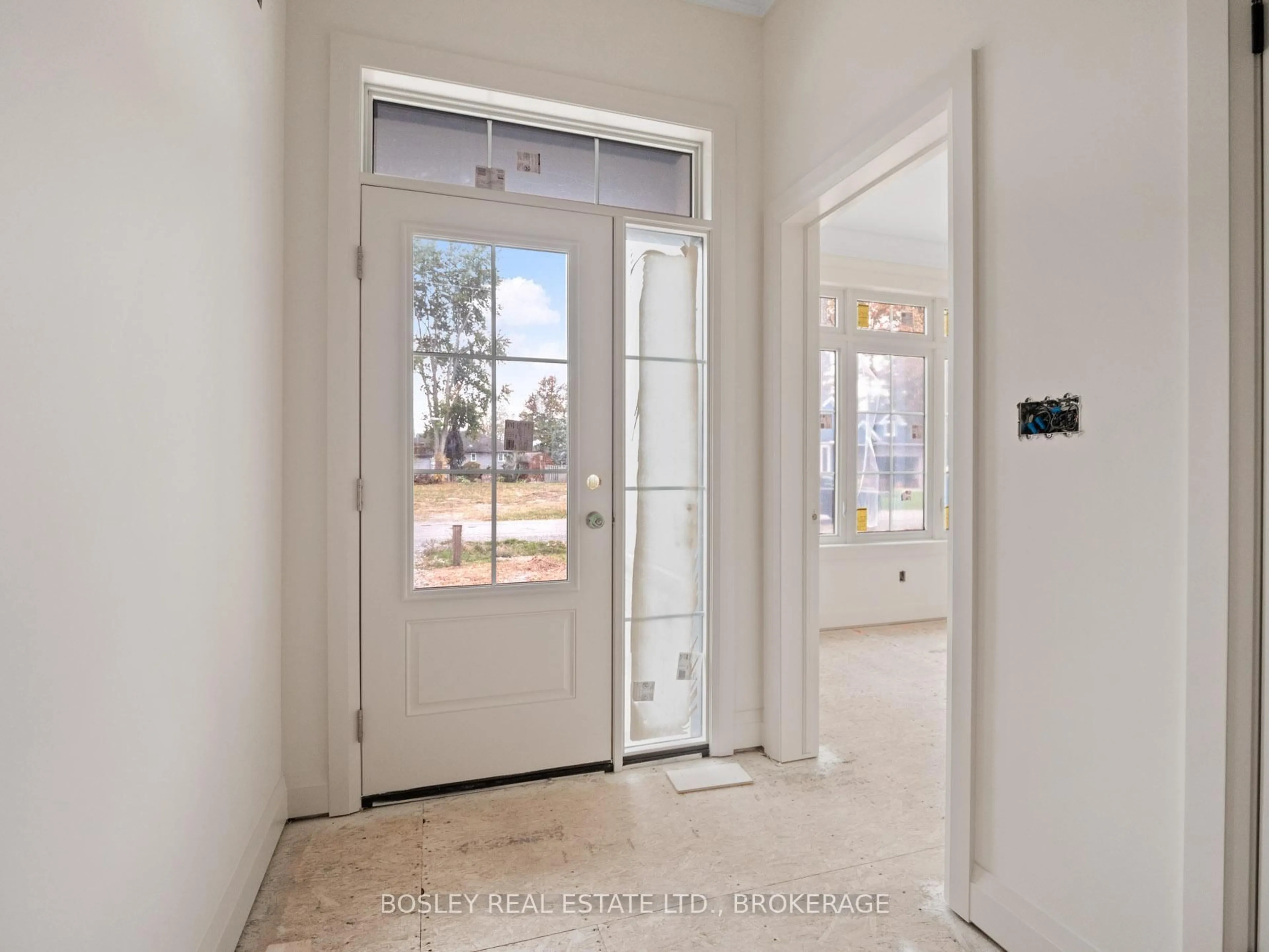 Indoor entryway for 60 Pleasant Ave, Fort Erie Ontario L0S 1N0