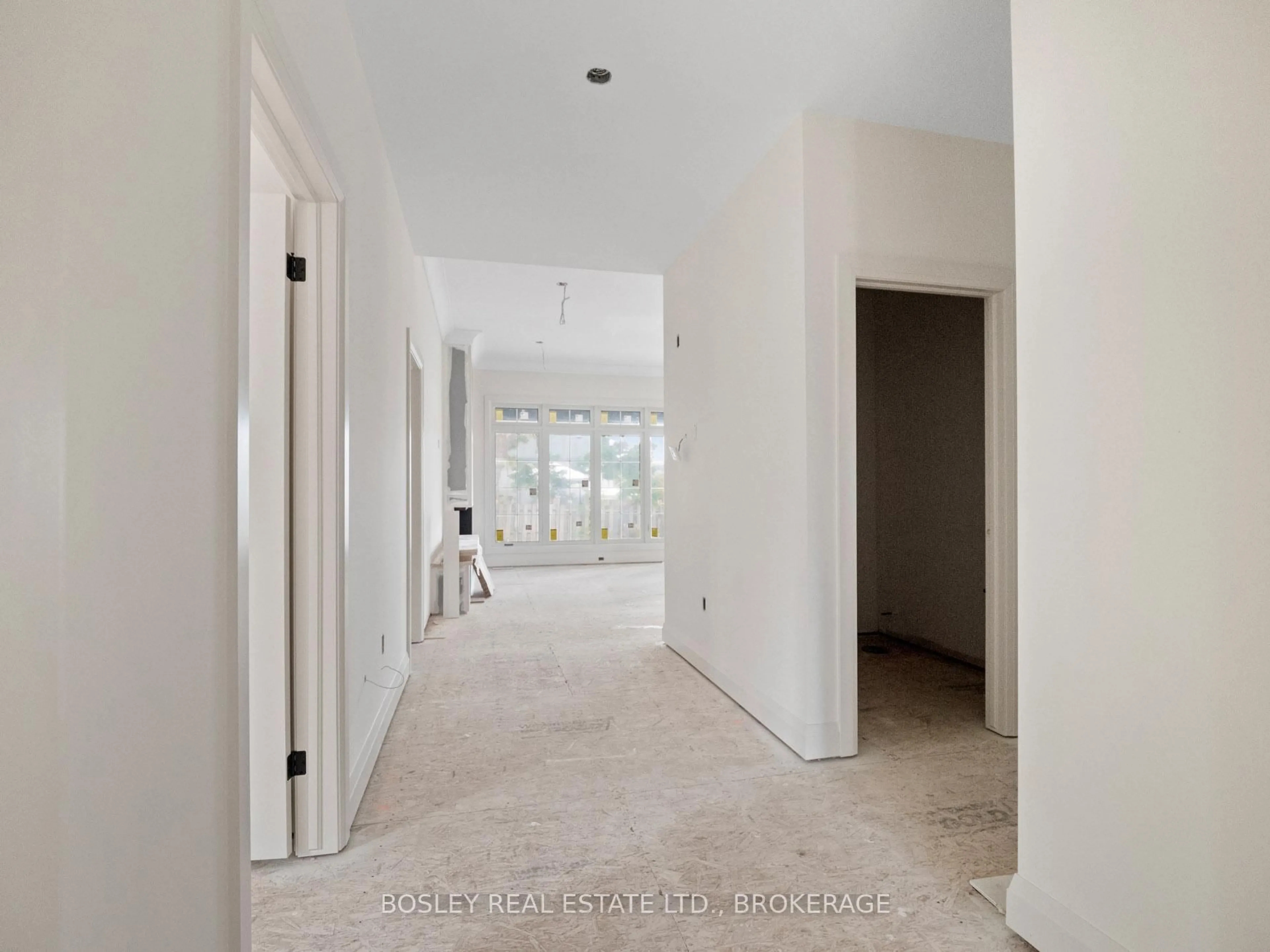 Indoor entryway for 60 Pleasant Ave, Fort Erie Ontario L0S 1N0