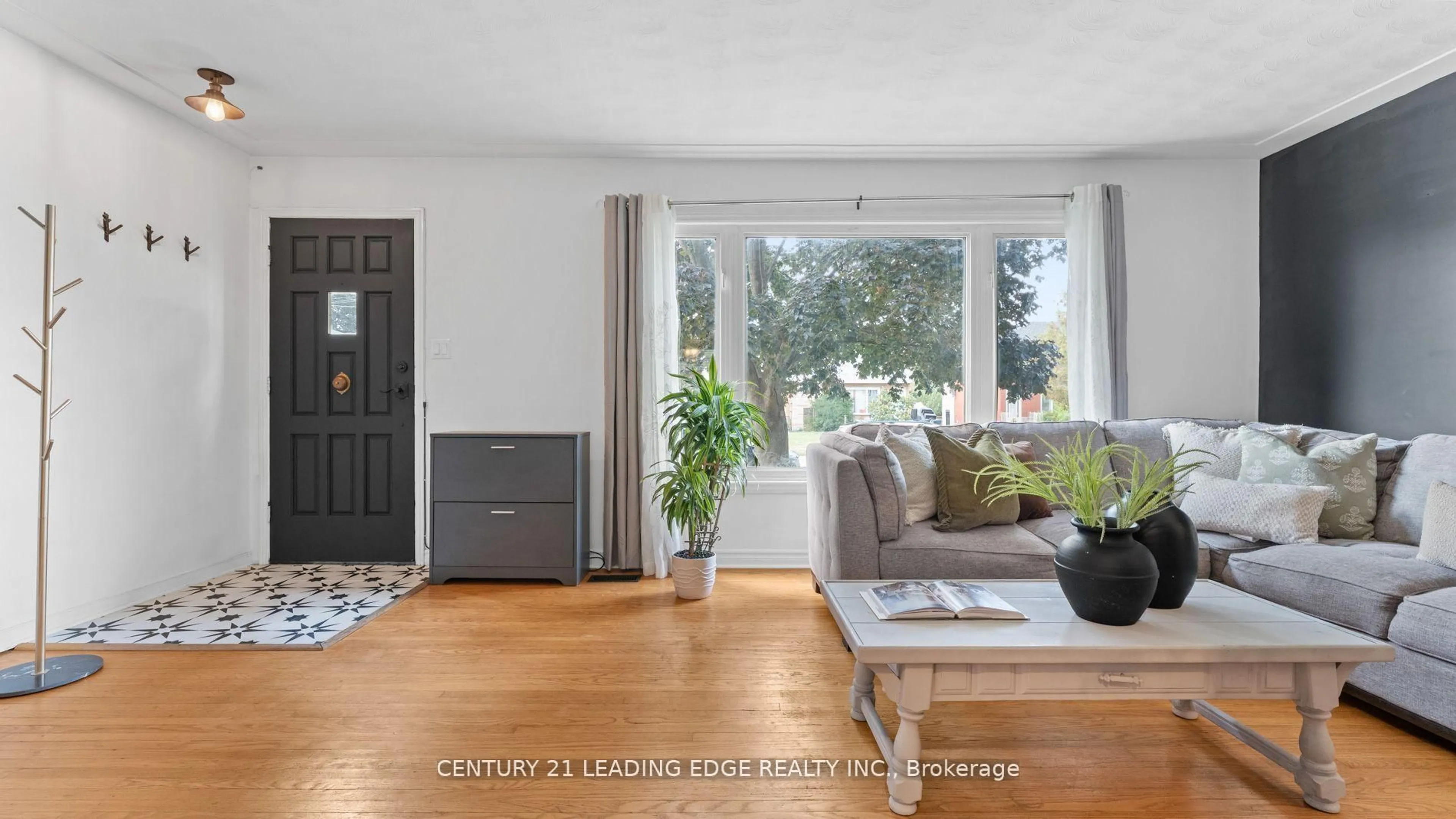 Living room with furniture, unknown for 58 Falesy Ave, Kitchener Ontario N2A 1N9