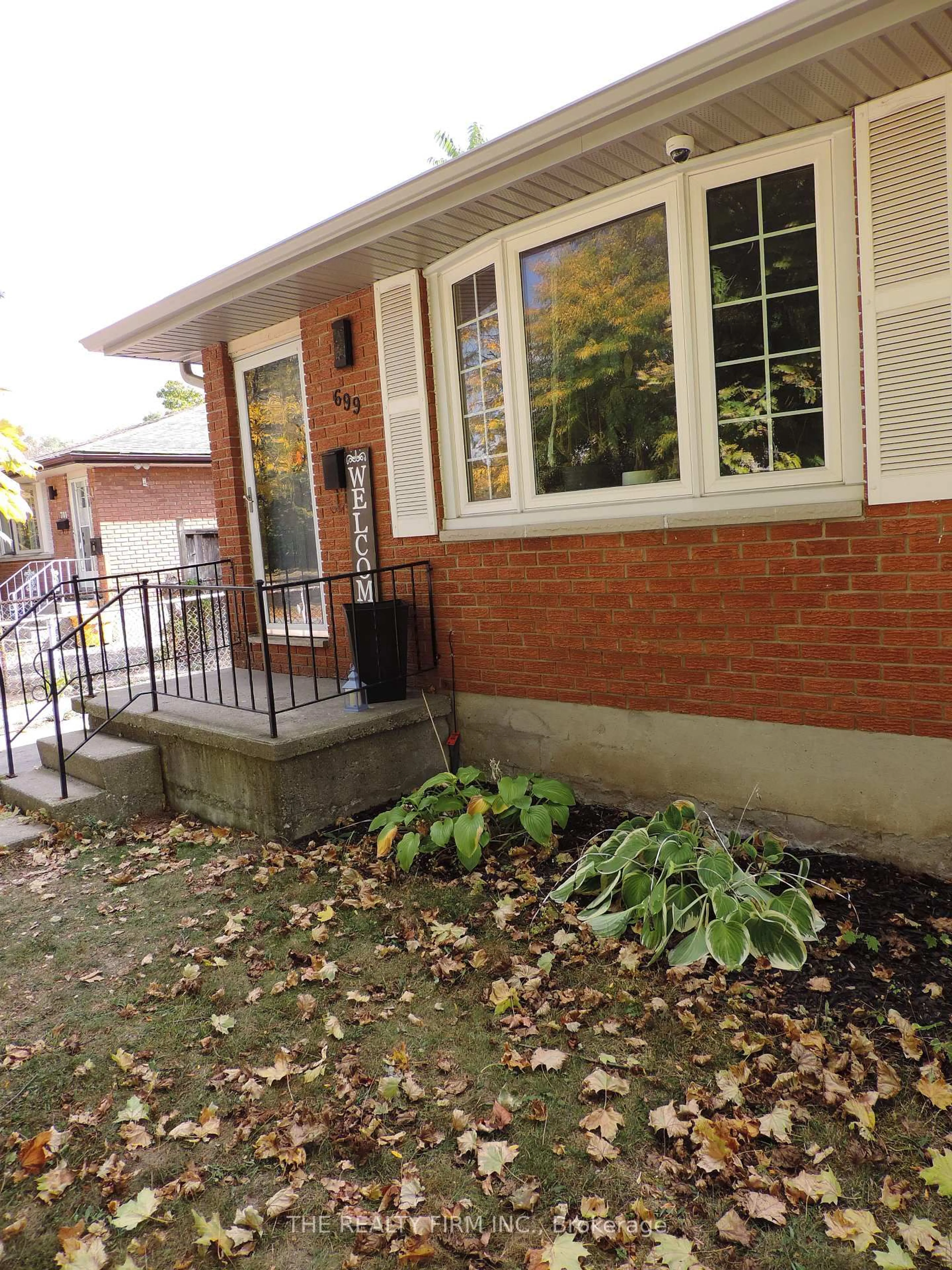 Unknown for 699 Sevilla Park Pl, London East Ontario N5Y 4H9