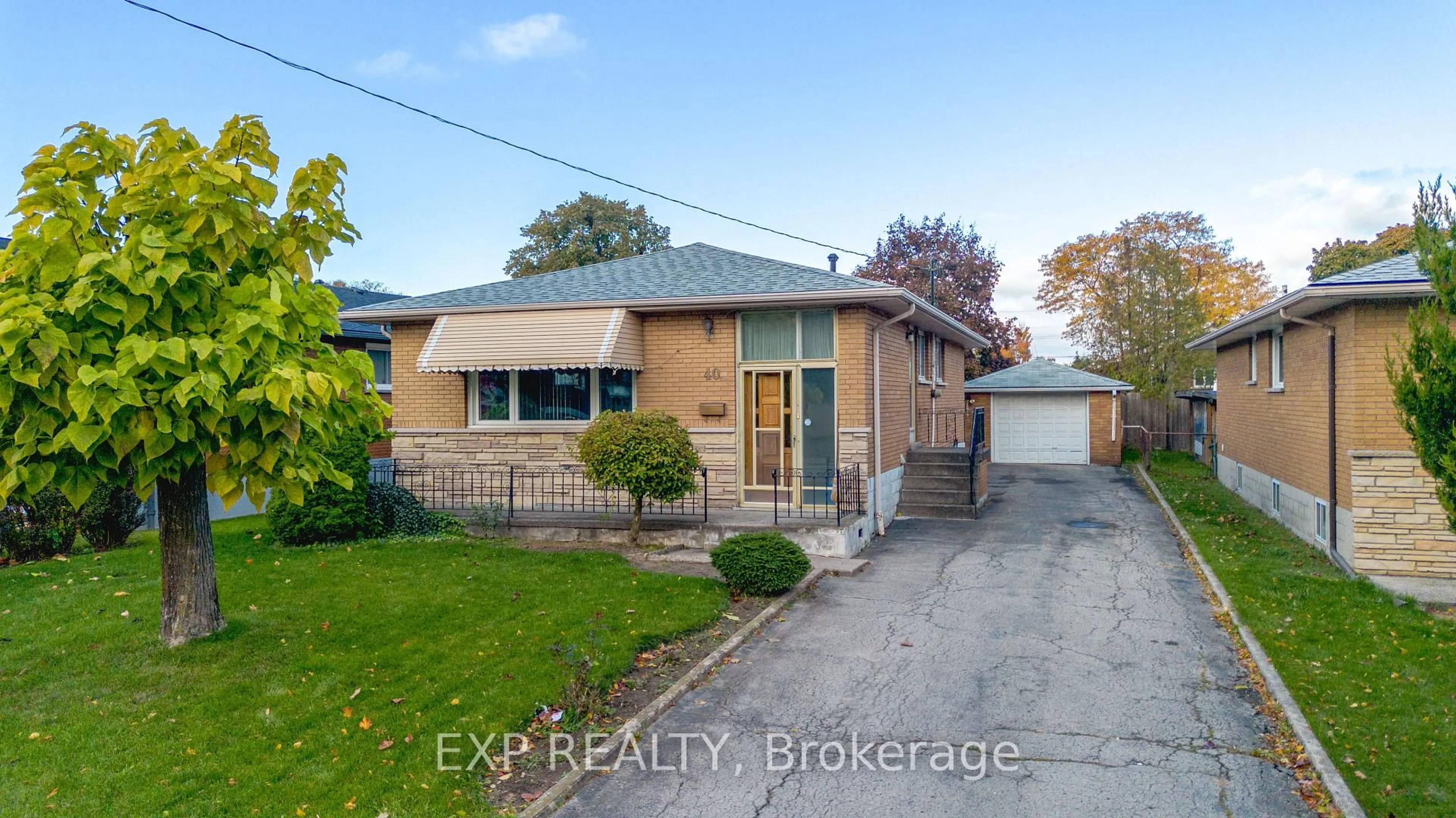 A pic from outside/outdoor area/front of a property/back of a property/a pic from drone, street for 40 Purdy Cres, Hamilton Ontario L9A 3B3