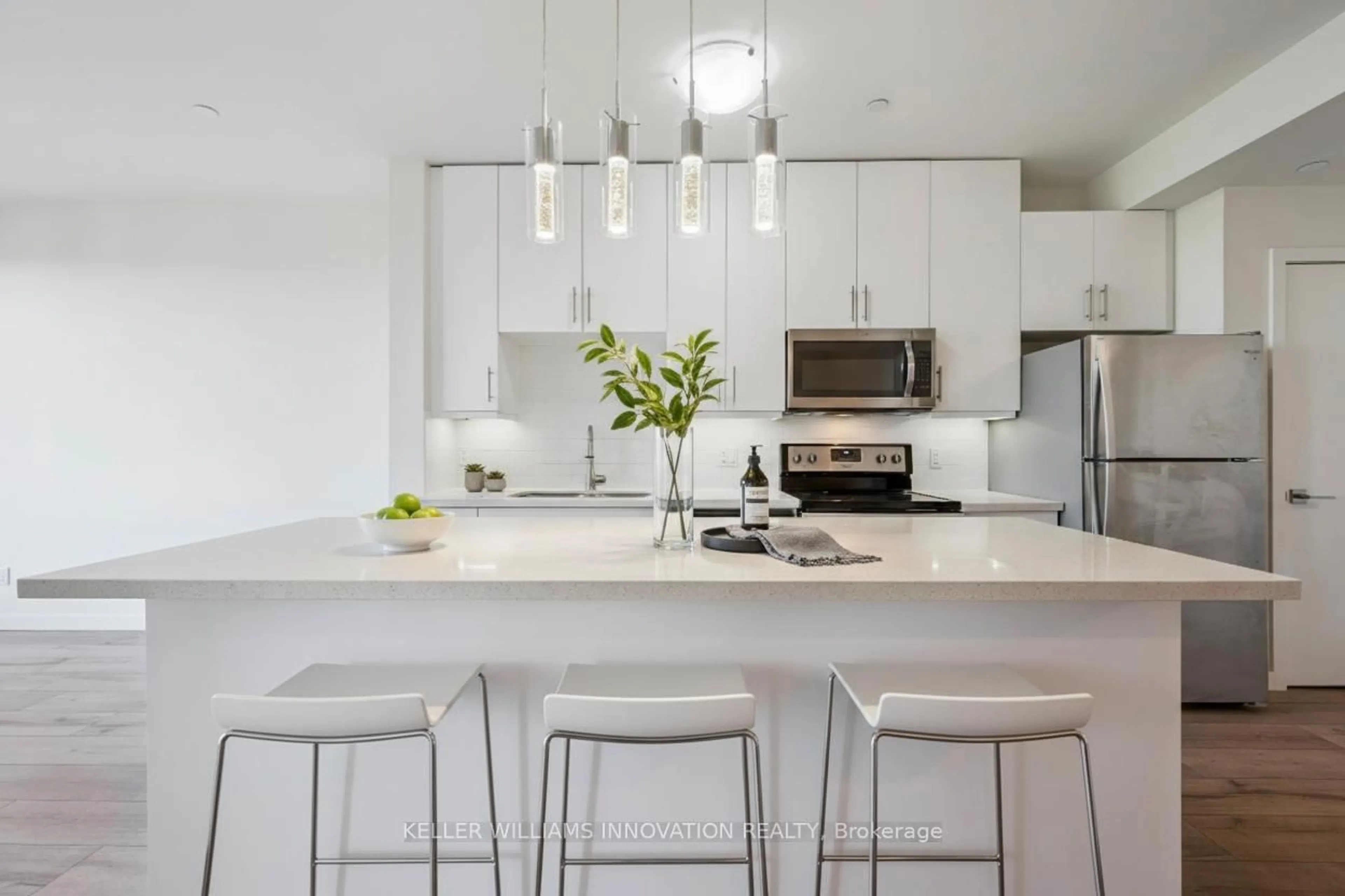 Contemporary kitchen, unknown for 690 King St #622, Kitchener Ontario N2H 5L8