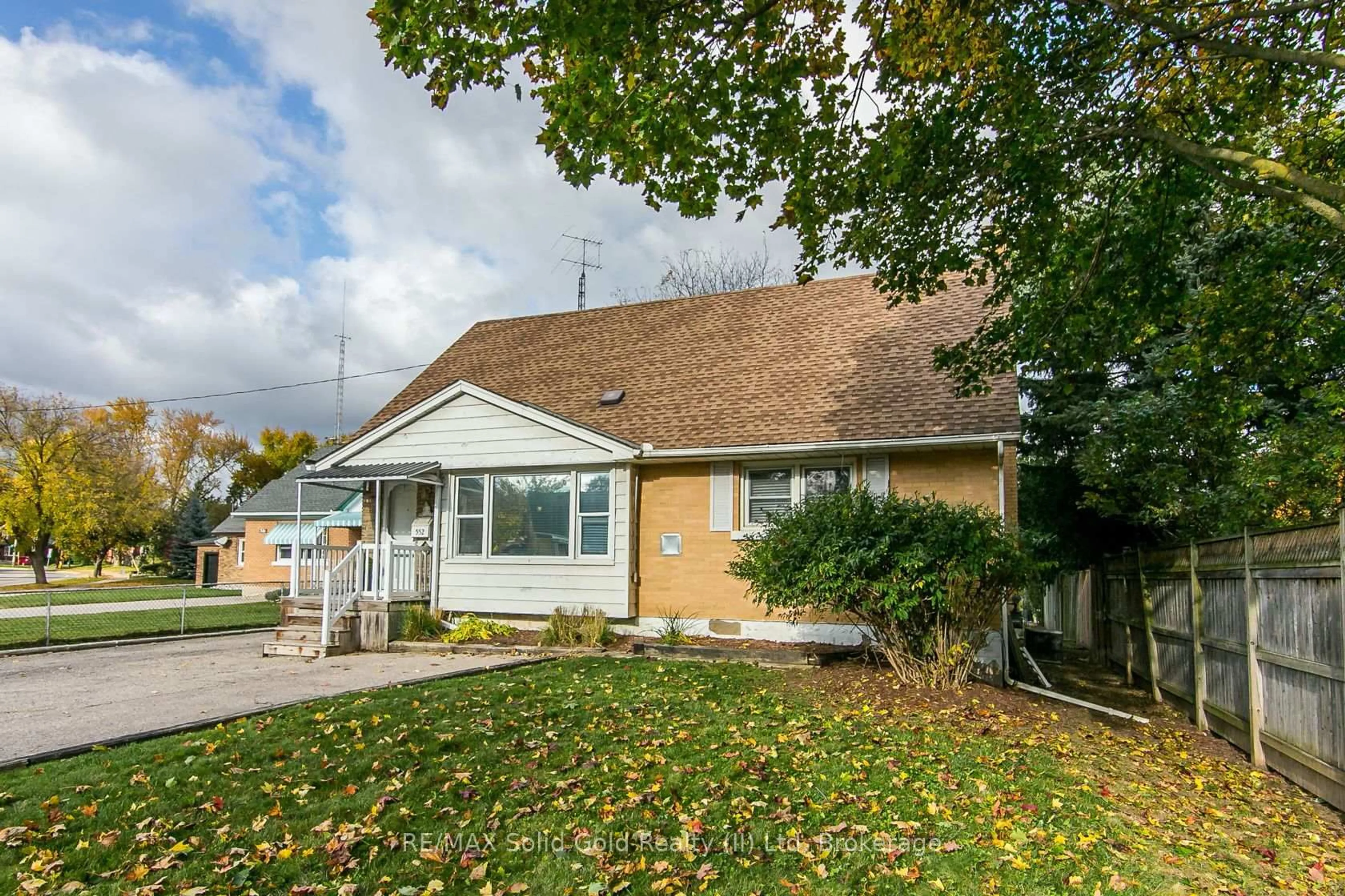 Unknown for 552 Courtland Ave, Kitchener Ontario N2G 2W8