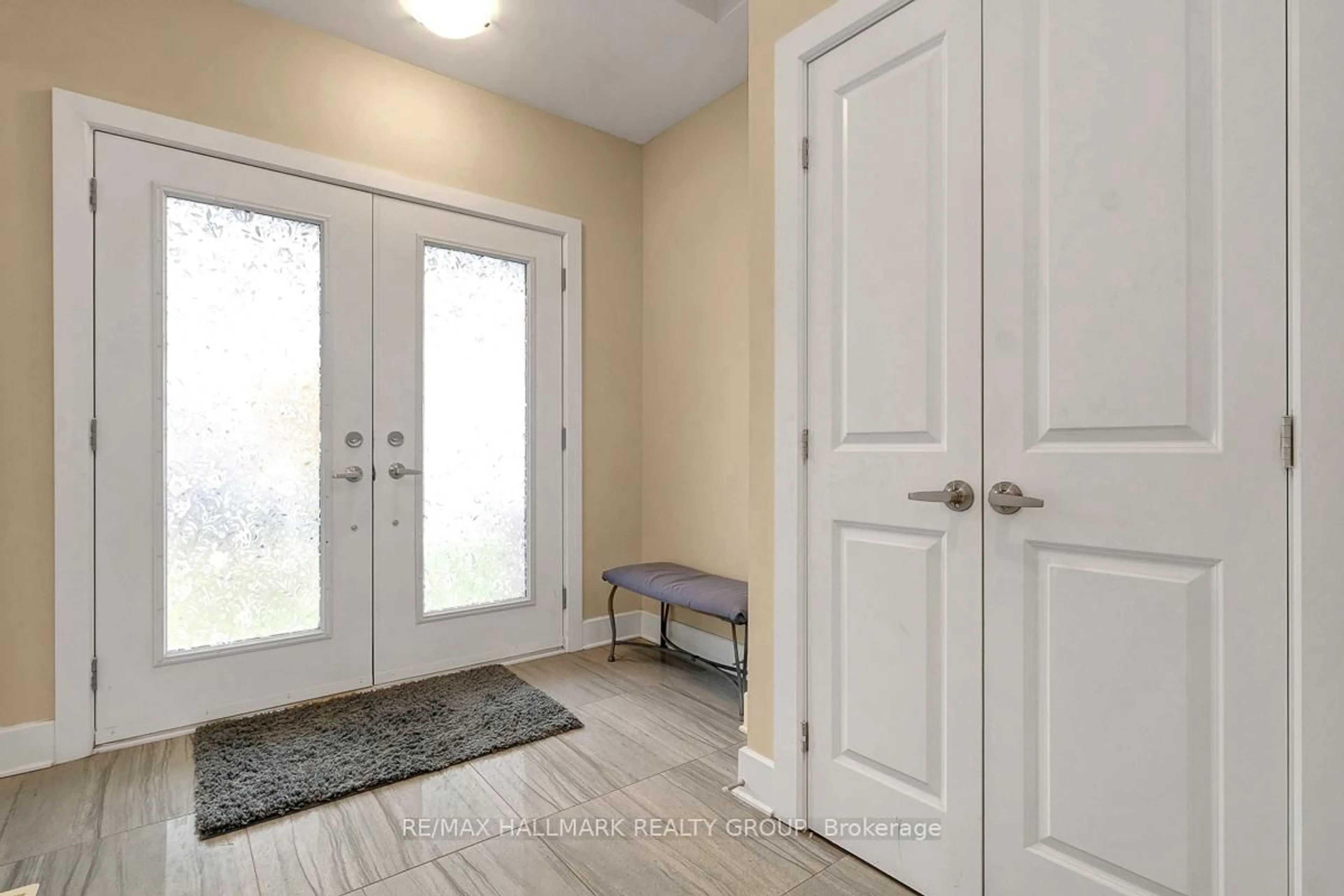 Indoor entryway for 1 Antonakos Dr, Carleton Place Ontario K7C 0L1