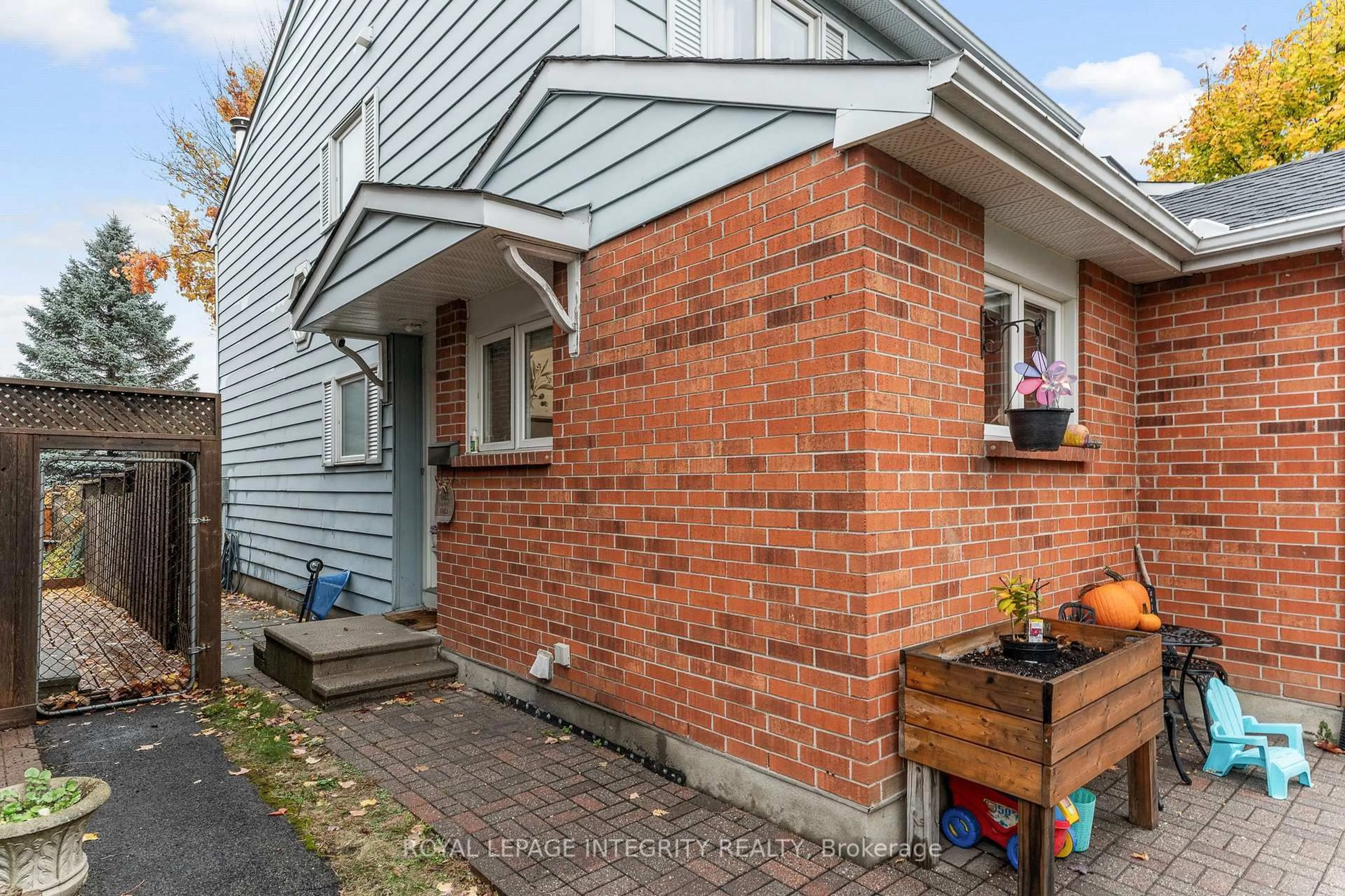 Home with brick exterior material, street for 45 Wessex Rd, Nepean Ontario K2J 1X2