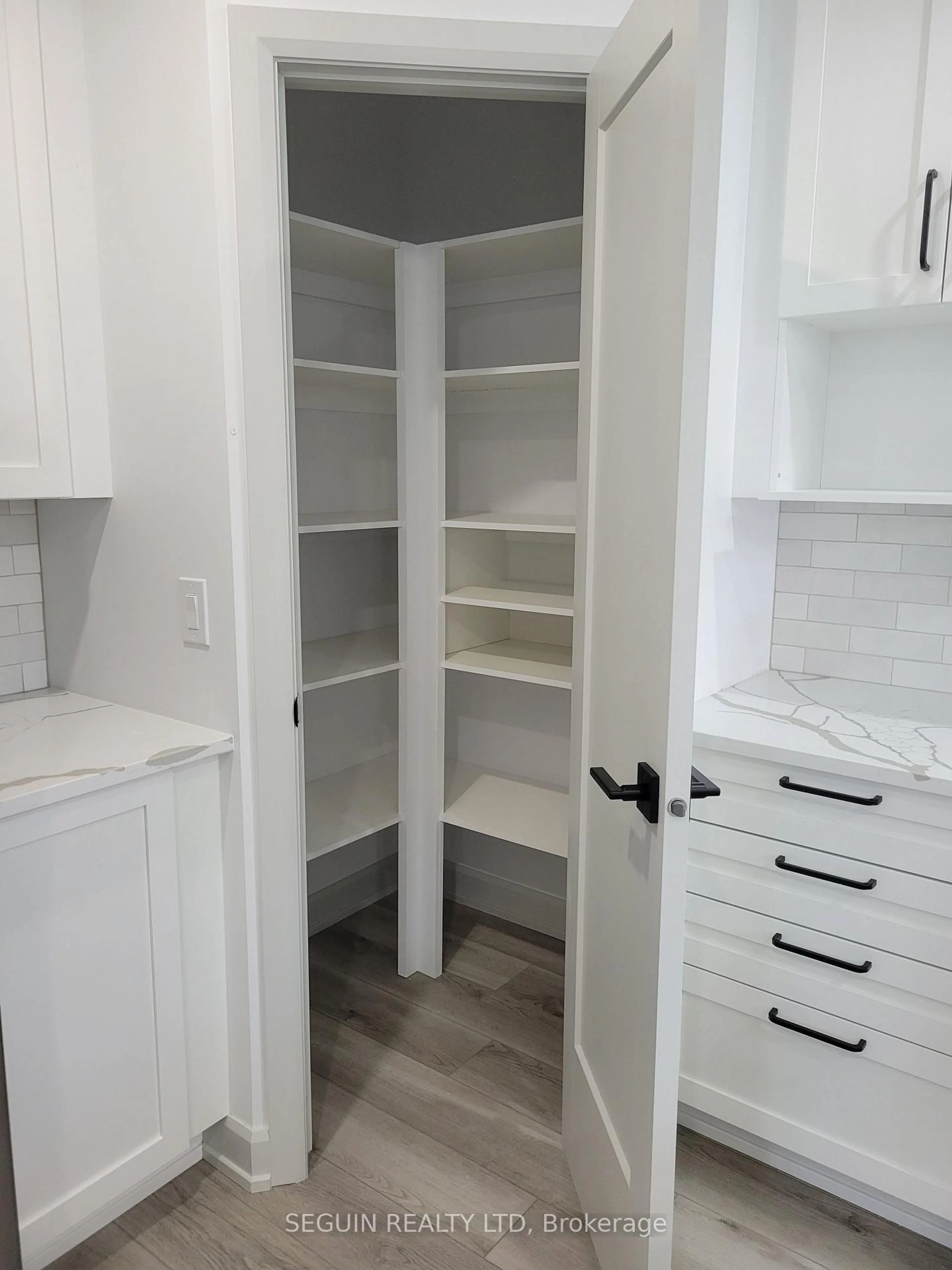 Storage room or clothes room or walk-in closet for 808-810 Powers St, Clarence-Rockland Ontario K4K 0J2