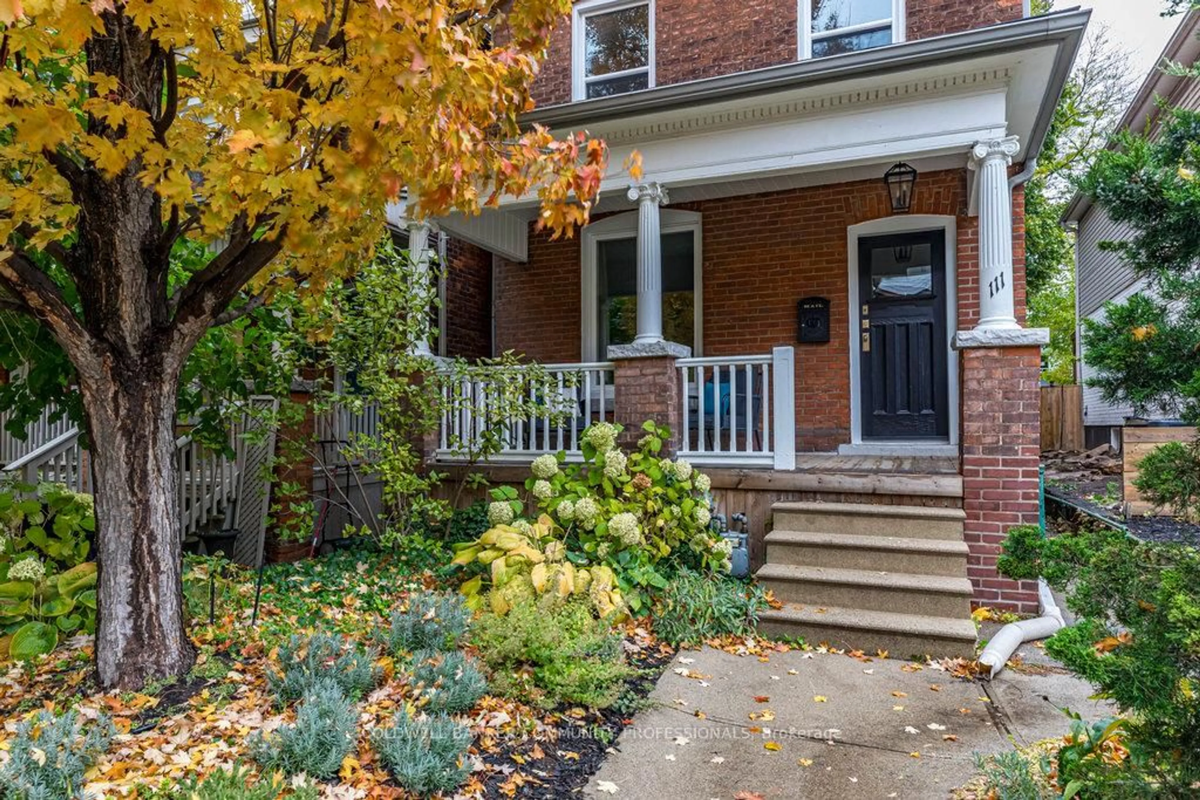 Home with brick exterior material, street for 111 Gladstone Ave, Hamilton Ontario L8M 2H8