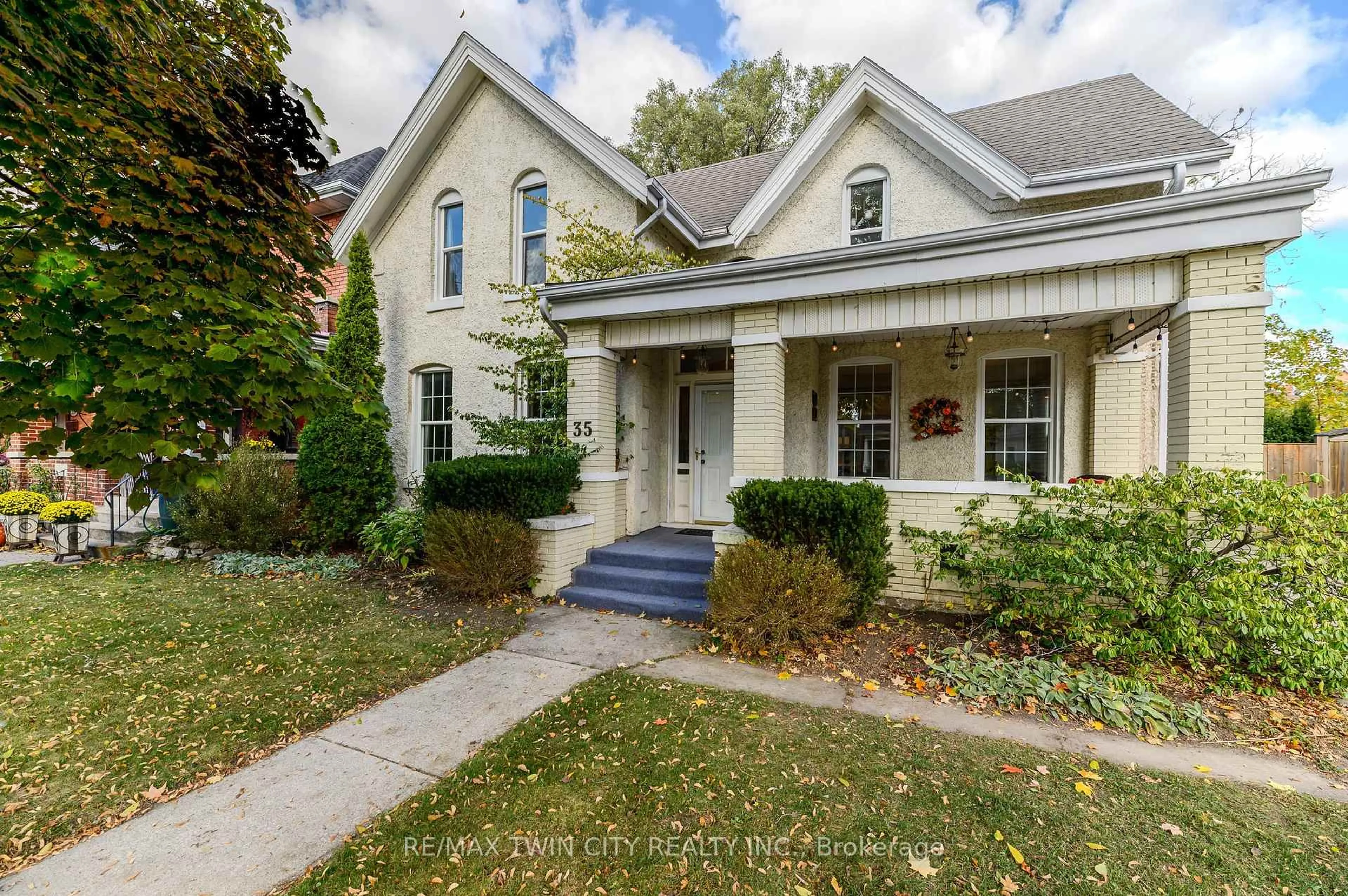 Unknown for 35 Egerton St, Brantford Ontario N3T 4L4