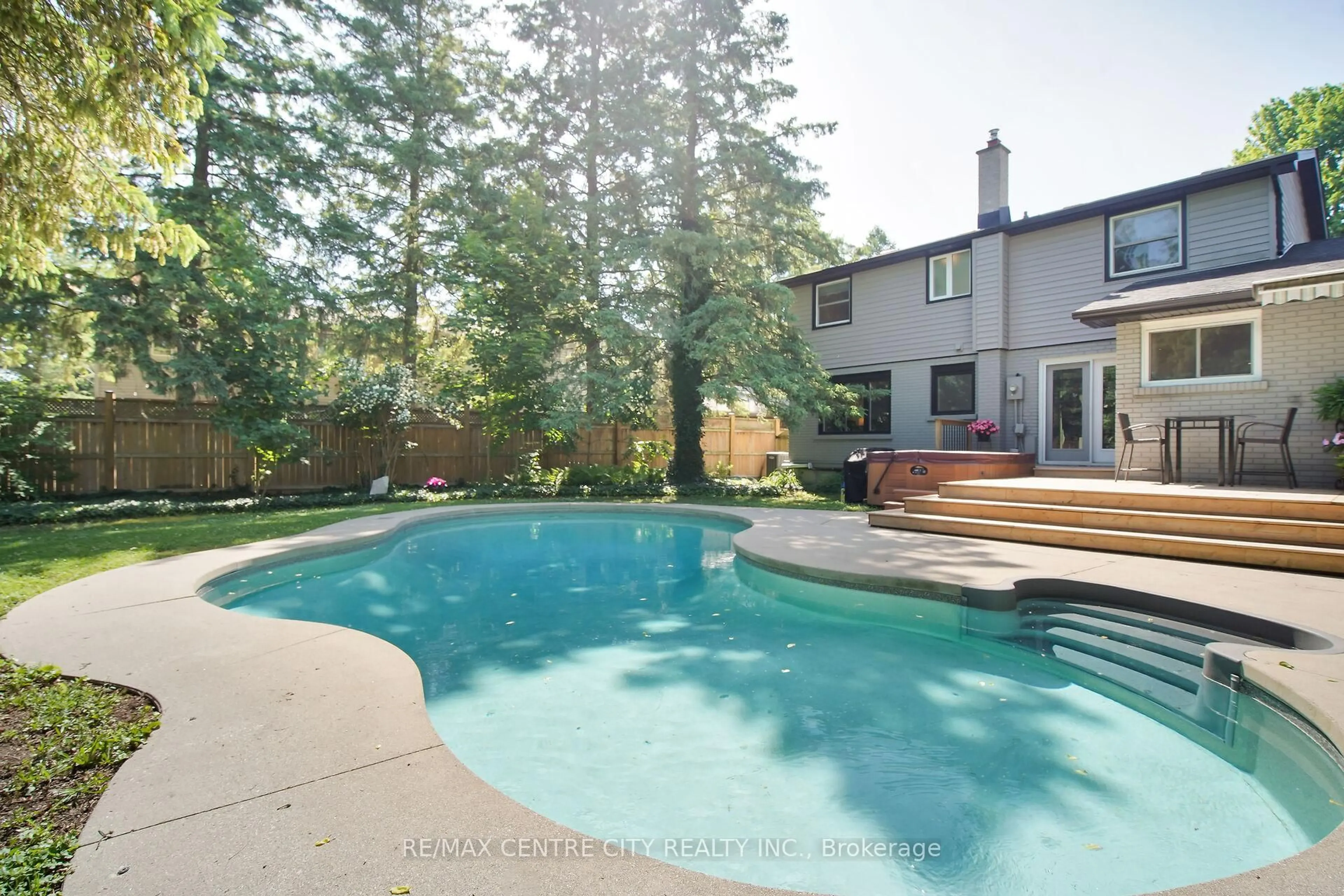 Pool for 187 Wychwood Park, London North Ontario N6G 1S2