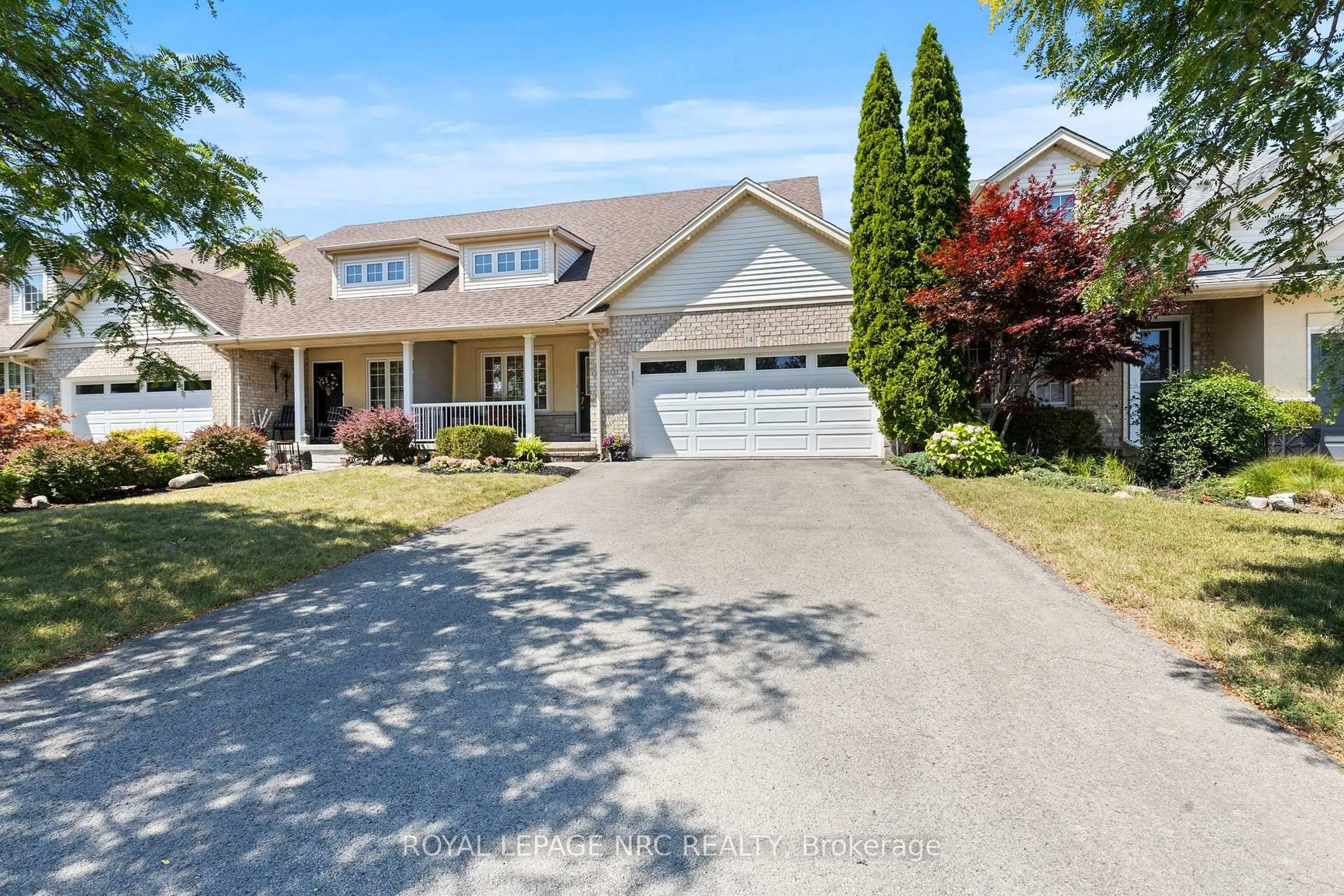 A pic from outside/outdoor area/front of a property/back of a property/a pic from drone, street for 14 Hope Ave, Niagara-on-the-Lake Ontario L0S 1T0