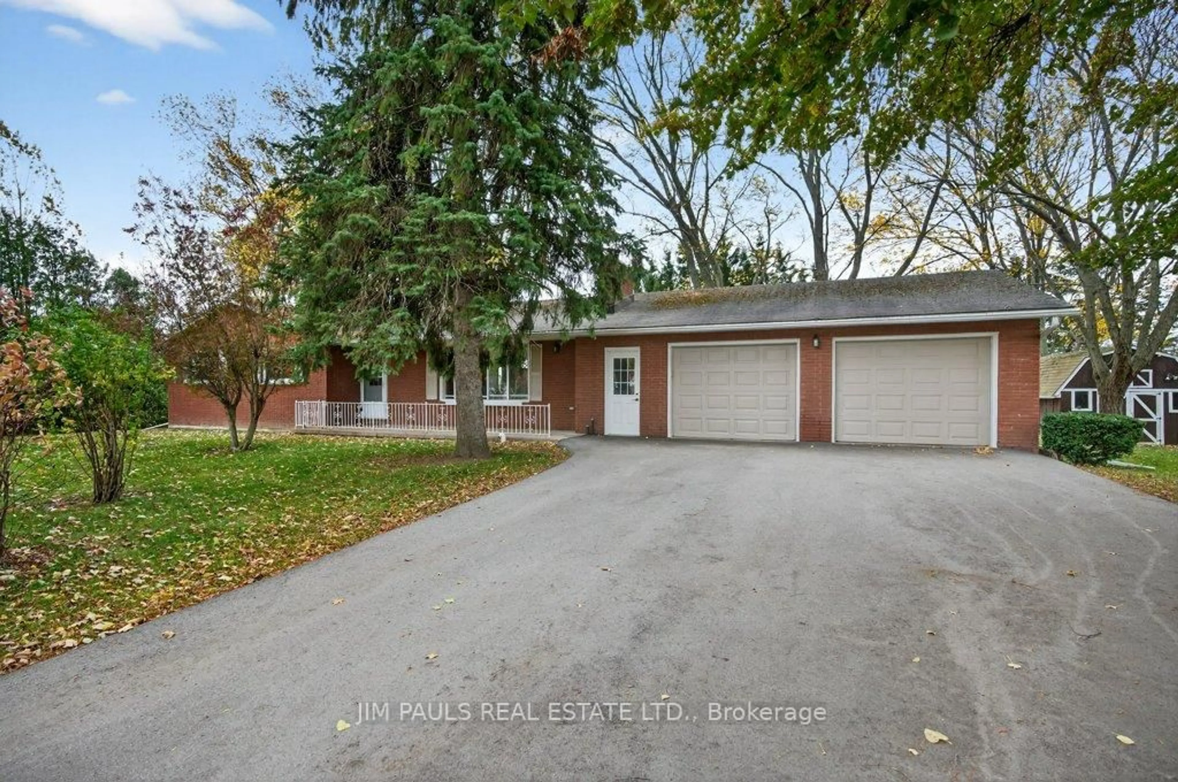 A pic from outside/outdoor area/front of a property/back of a property/a pic from drone, street for 9256 20 Rd Rd, West Lincoln Ontario L0R 2A0