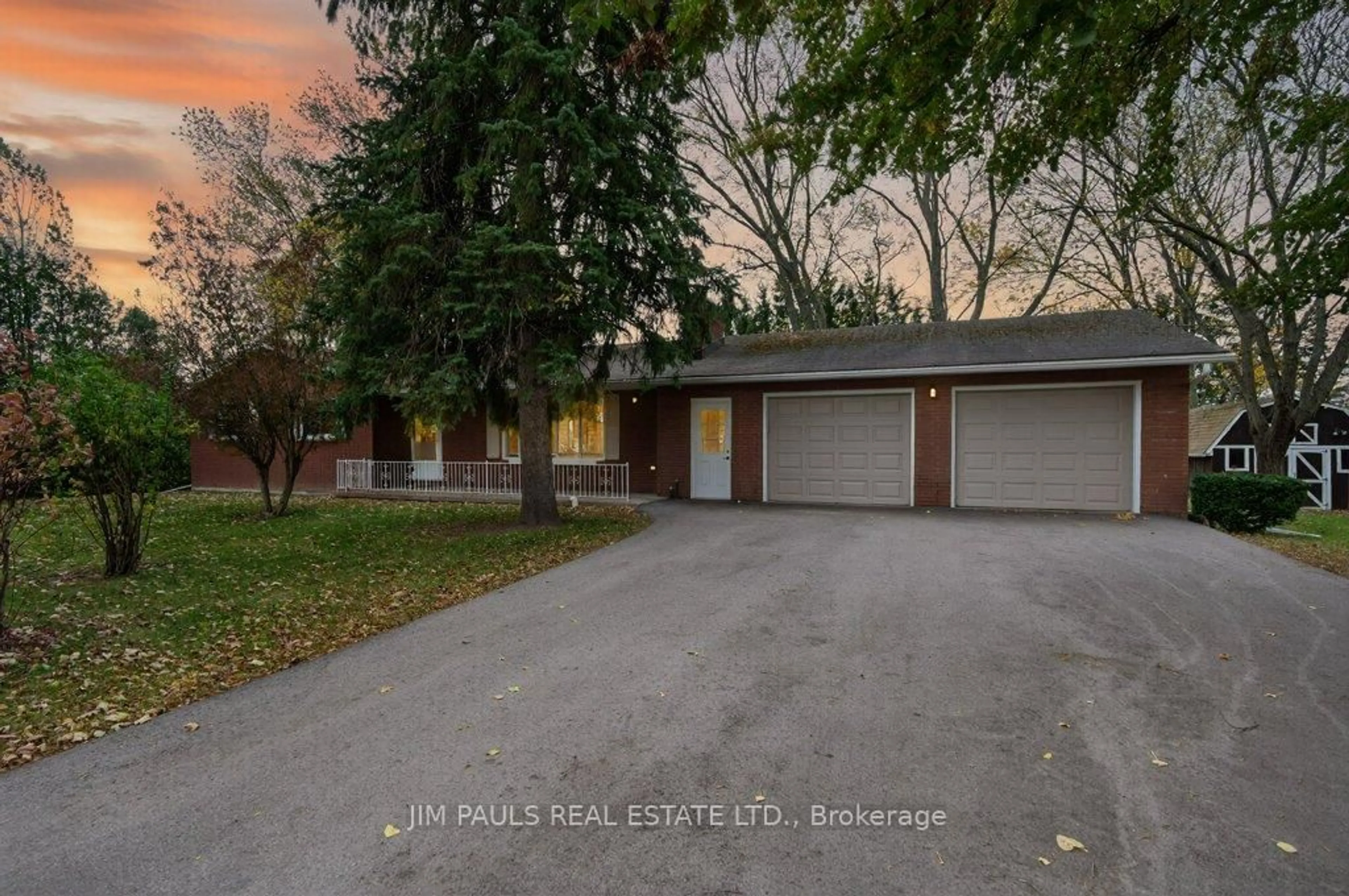 A pic from outside/outdoor area/front of a property/back of a property/a pic from drone, street for 9256 20 Rd Rd, West Lincoln Ontario L0R 2A0