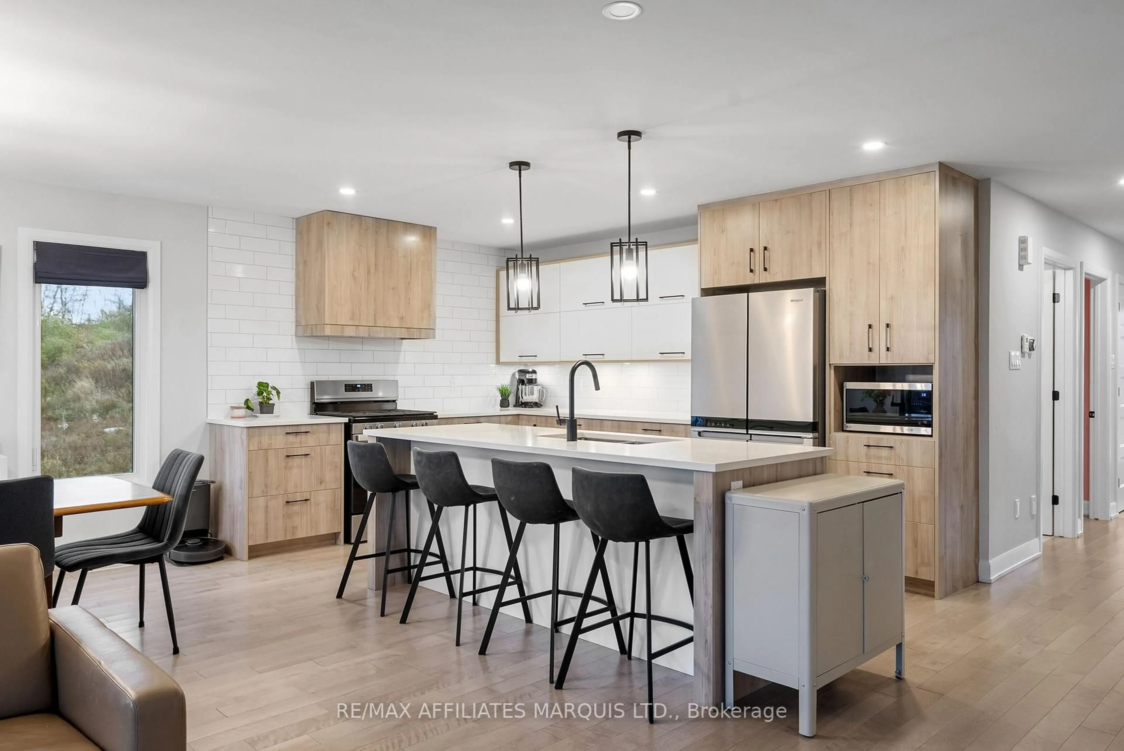 Open concept kitchen, unknown for 2341 Crewson Crt, Cornwall Ontario K6H 0H9