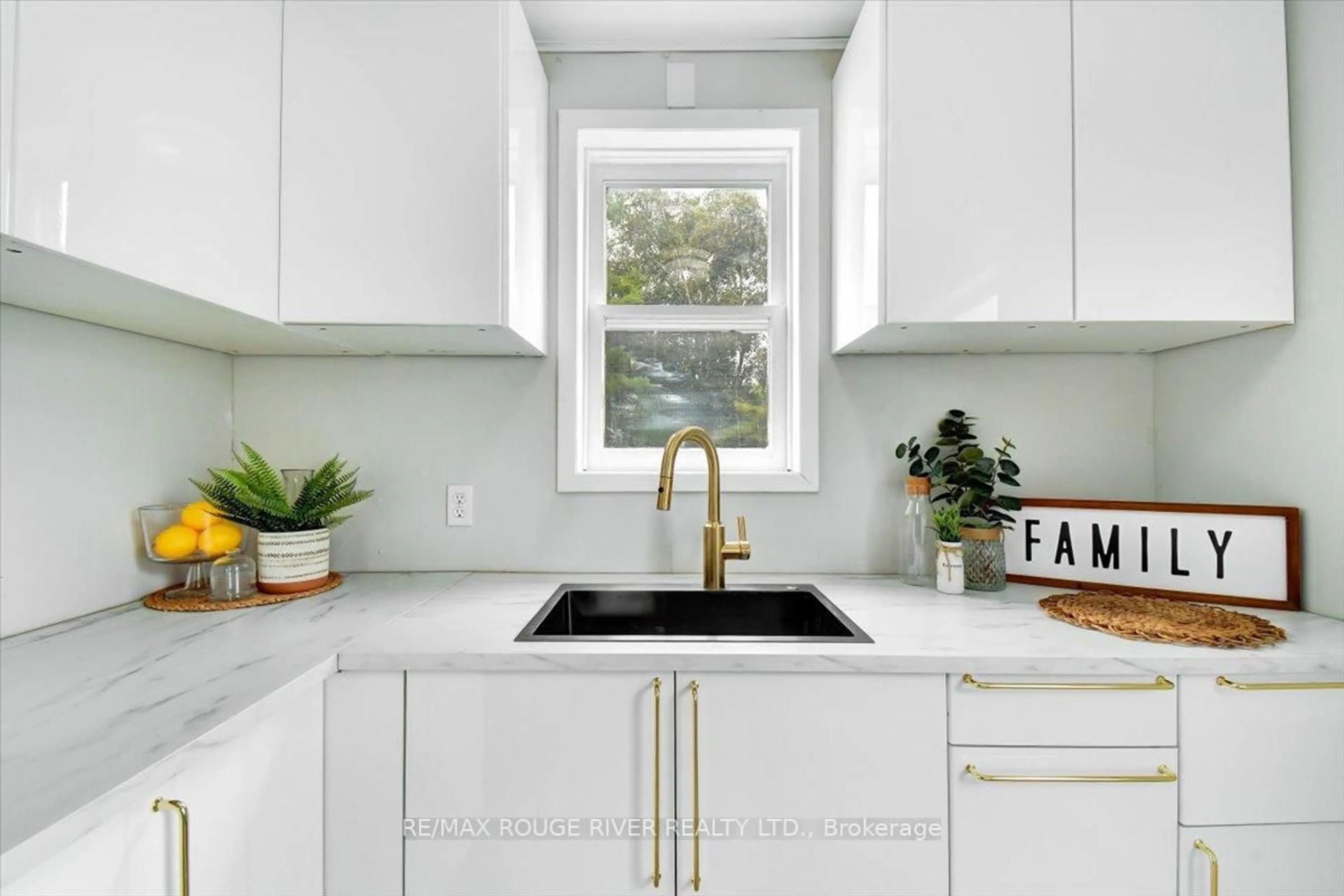 Contemporary kitchen, ceramic/tile floor for 232 Lyle St, Alnwick/Haldimand Ontario K0K 2G0