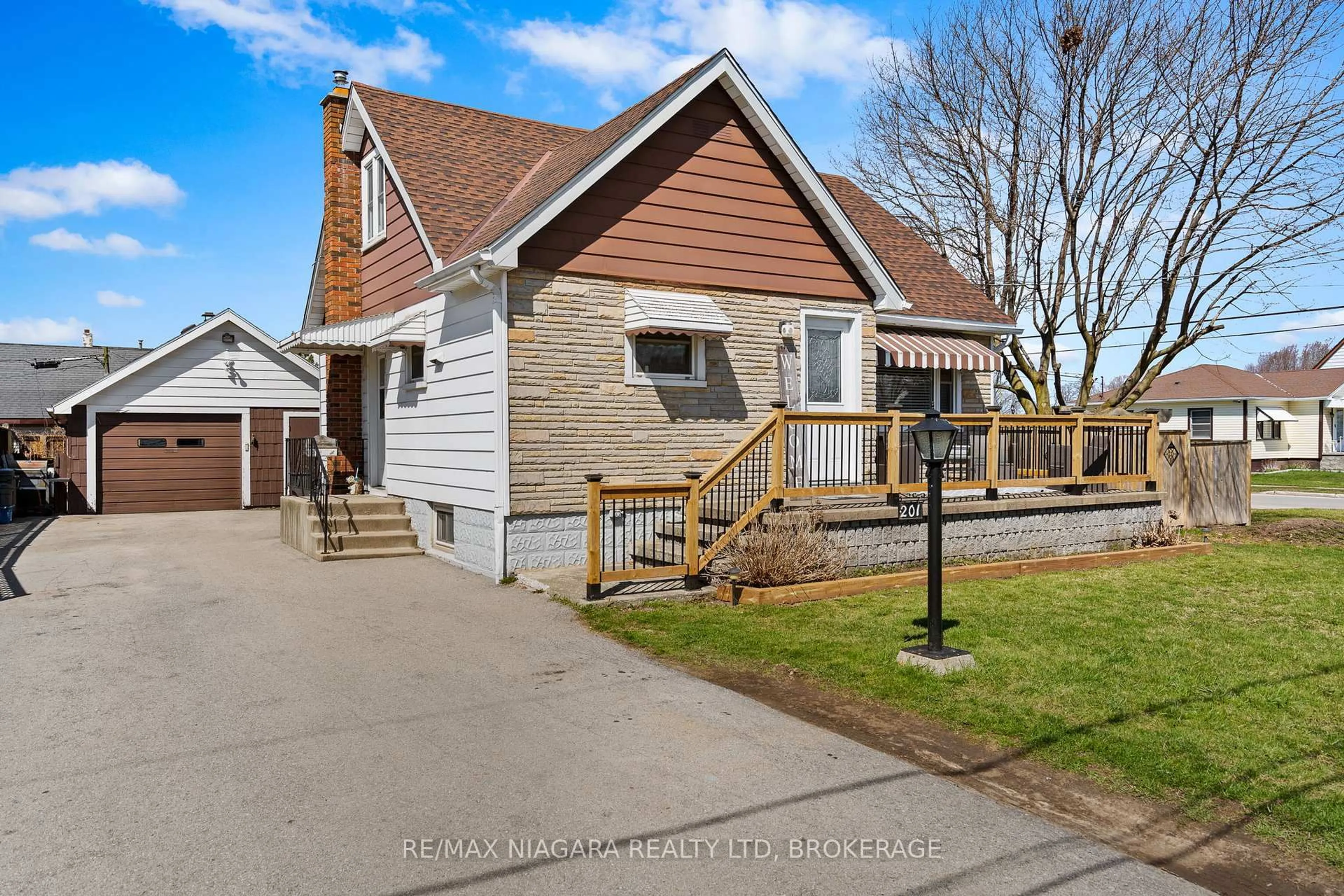 Unknown for 201 Knoll St, Port Colborne Ontario L3K 5B4