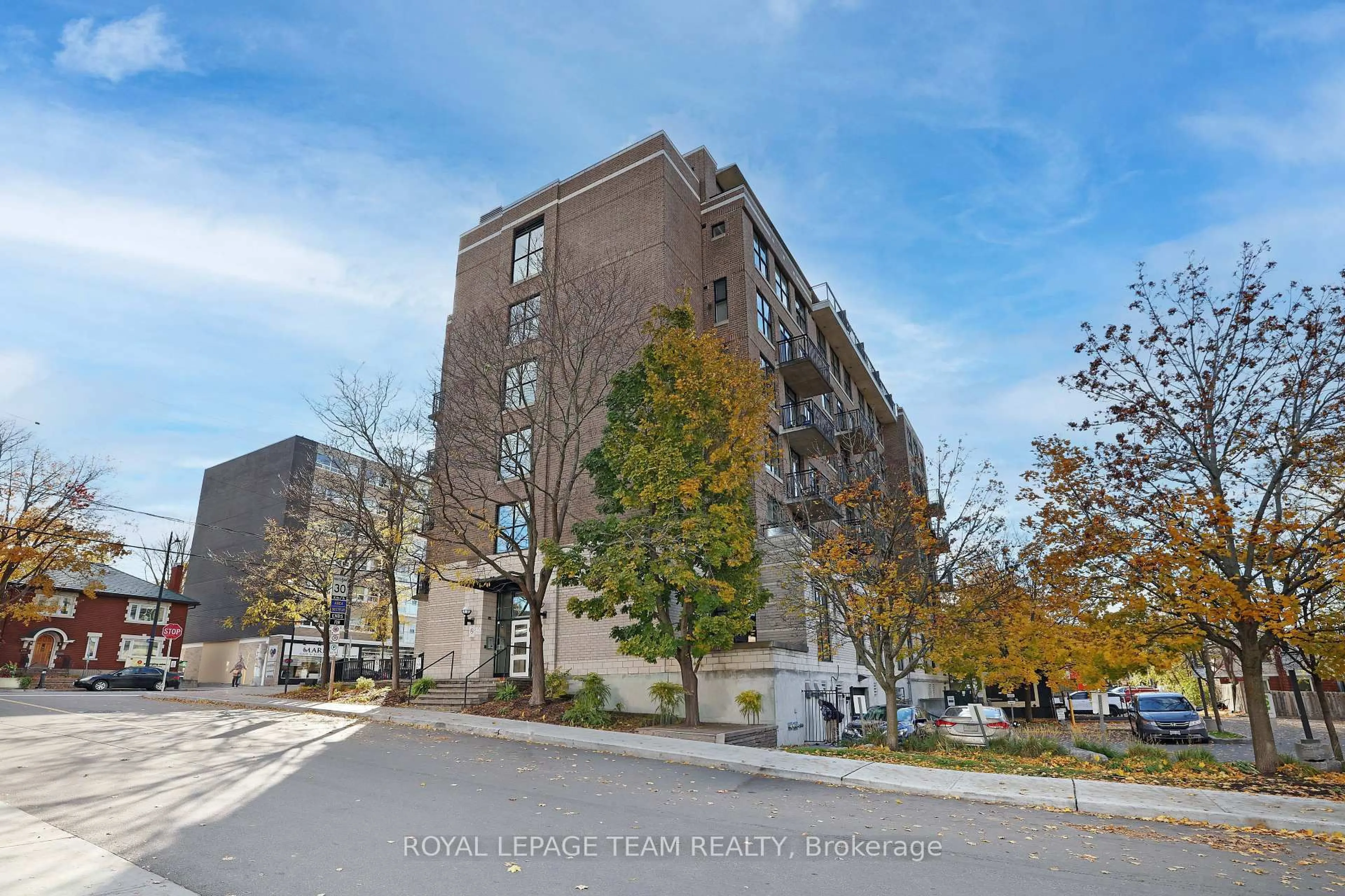 A pic from outside/outdoor area/front of a property/back of a property/a pic from drone, street for 150 Caroline Ave #201, Ottawa Ontario K1Y 4X8