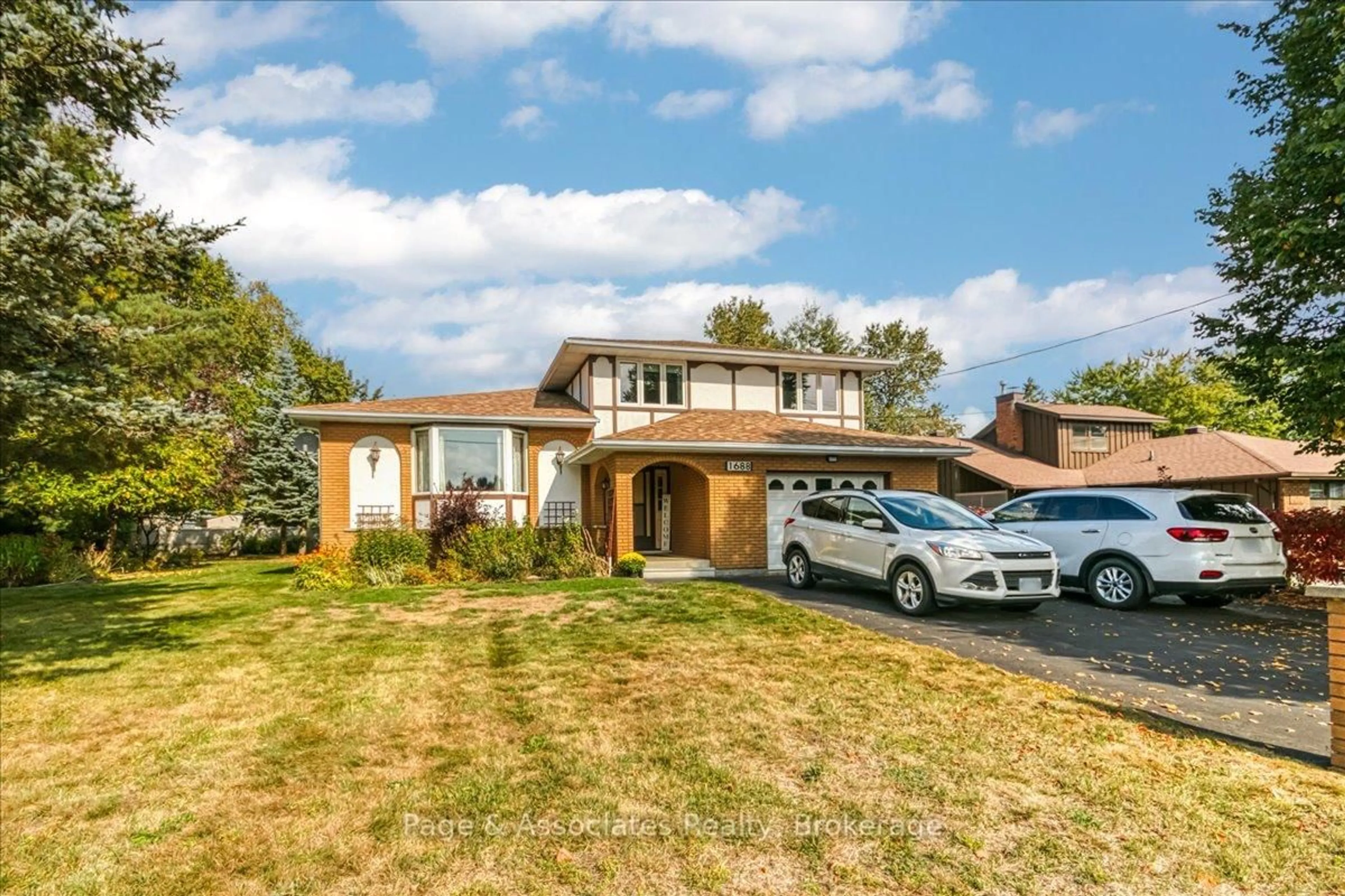 Unknown for 1688 Richard St, Greater Sudbury Ontario P3N 1H2