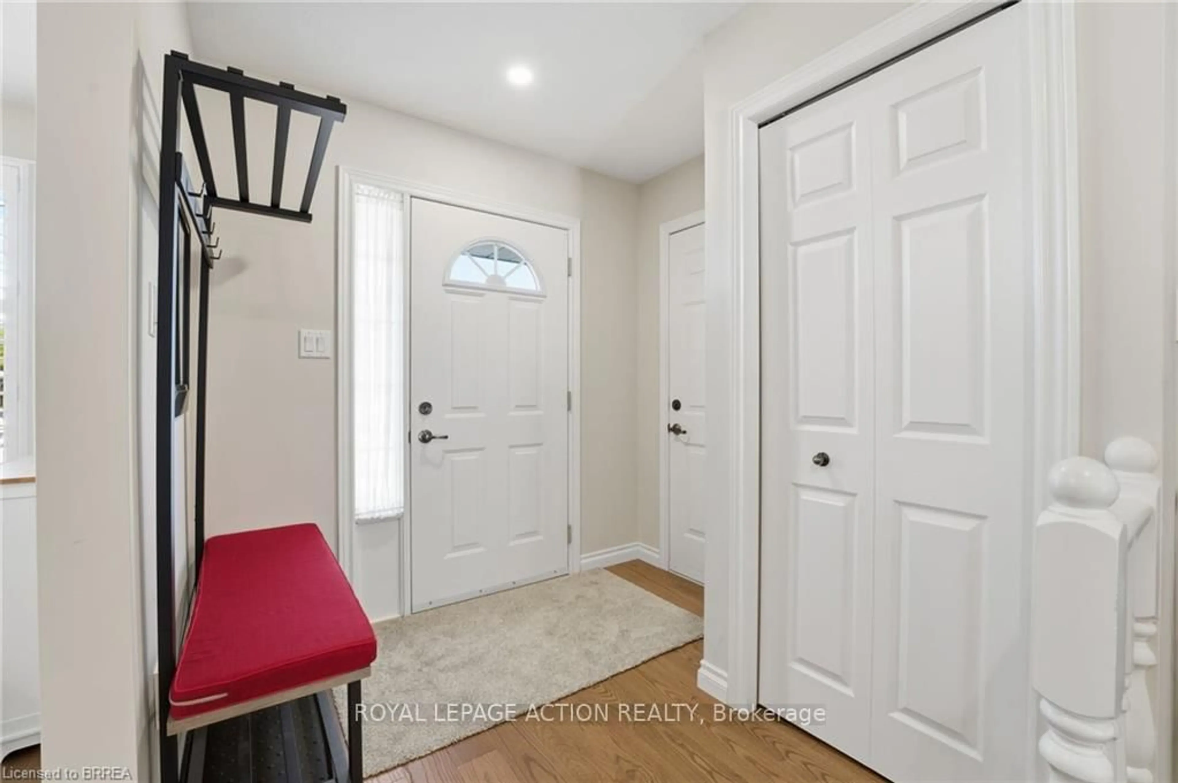Indoor entryway for 53 Heron's Landing #31, Woodstock Ontario N4T 1V2