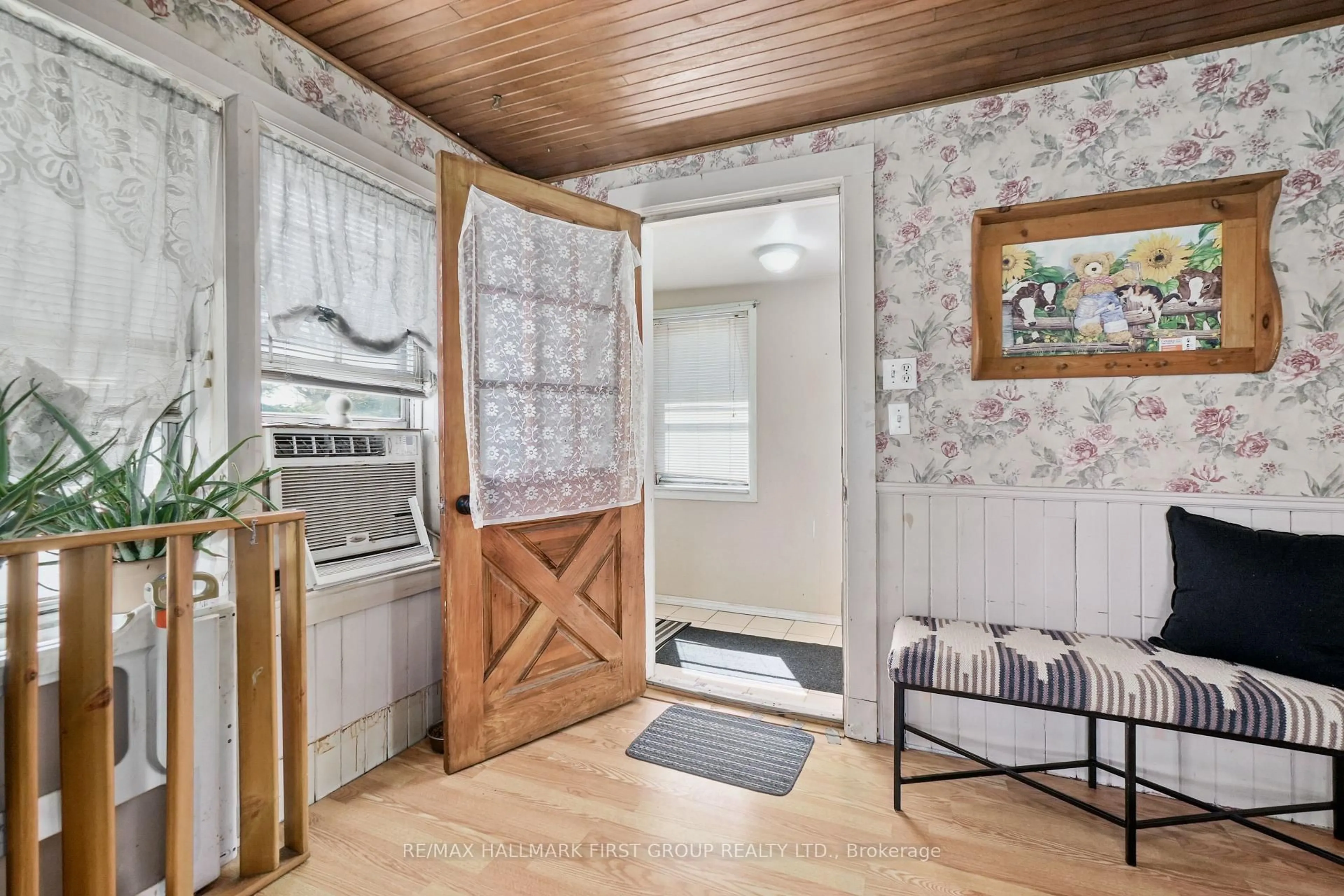 Indoor entryway for 19 Halstead Rd, Alnwick/Haldimand Ontario K0K 2X0
