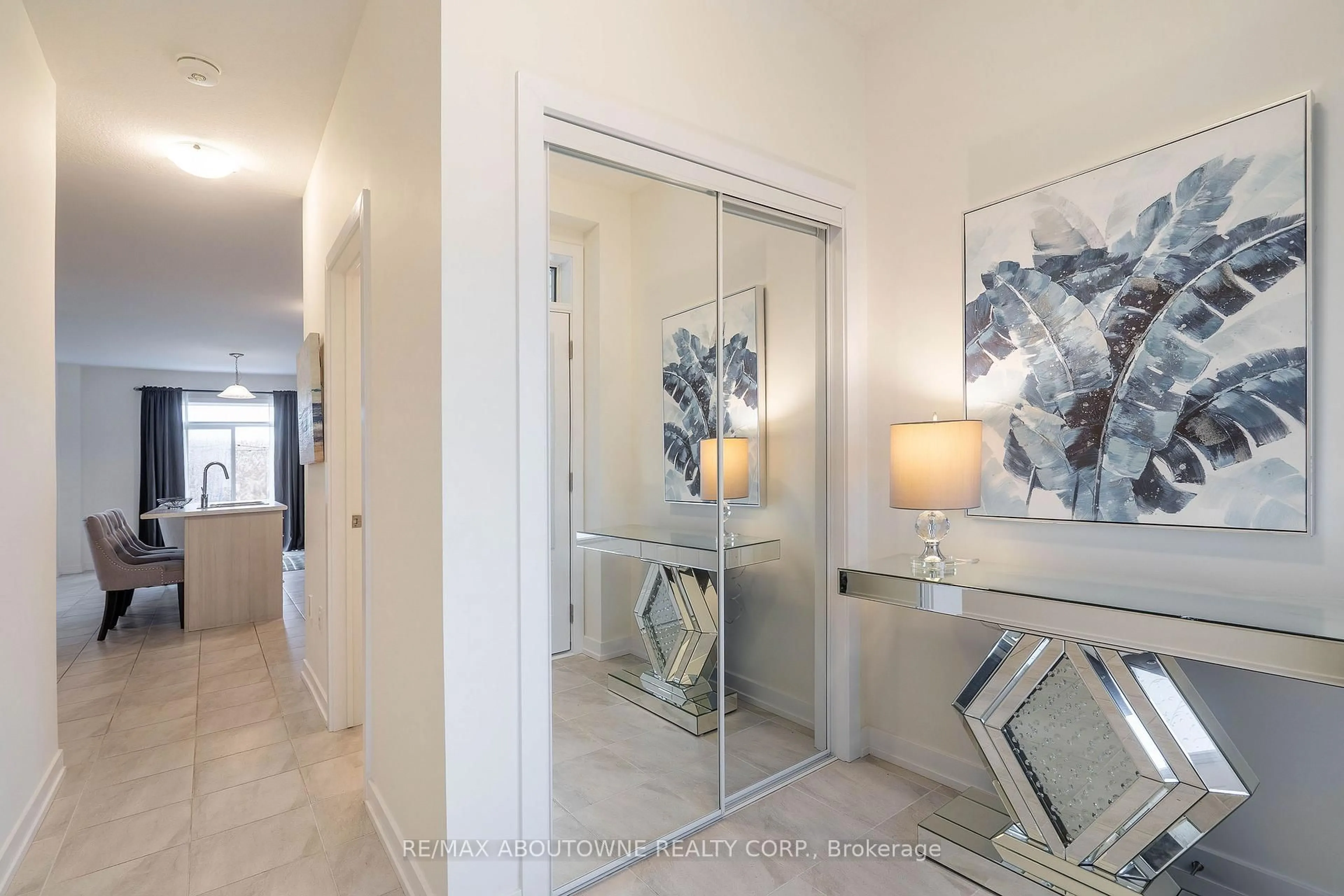 Indoor entryway for 57 Monteith Dr, Brantford Ontario N3T 0W6