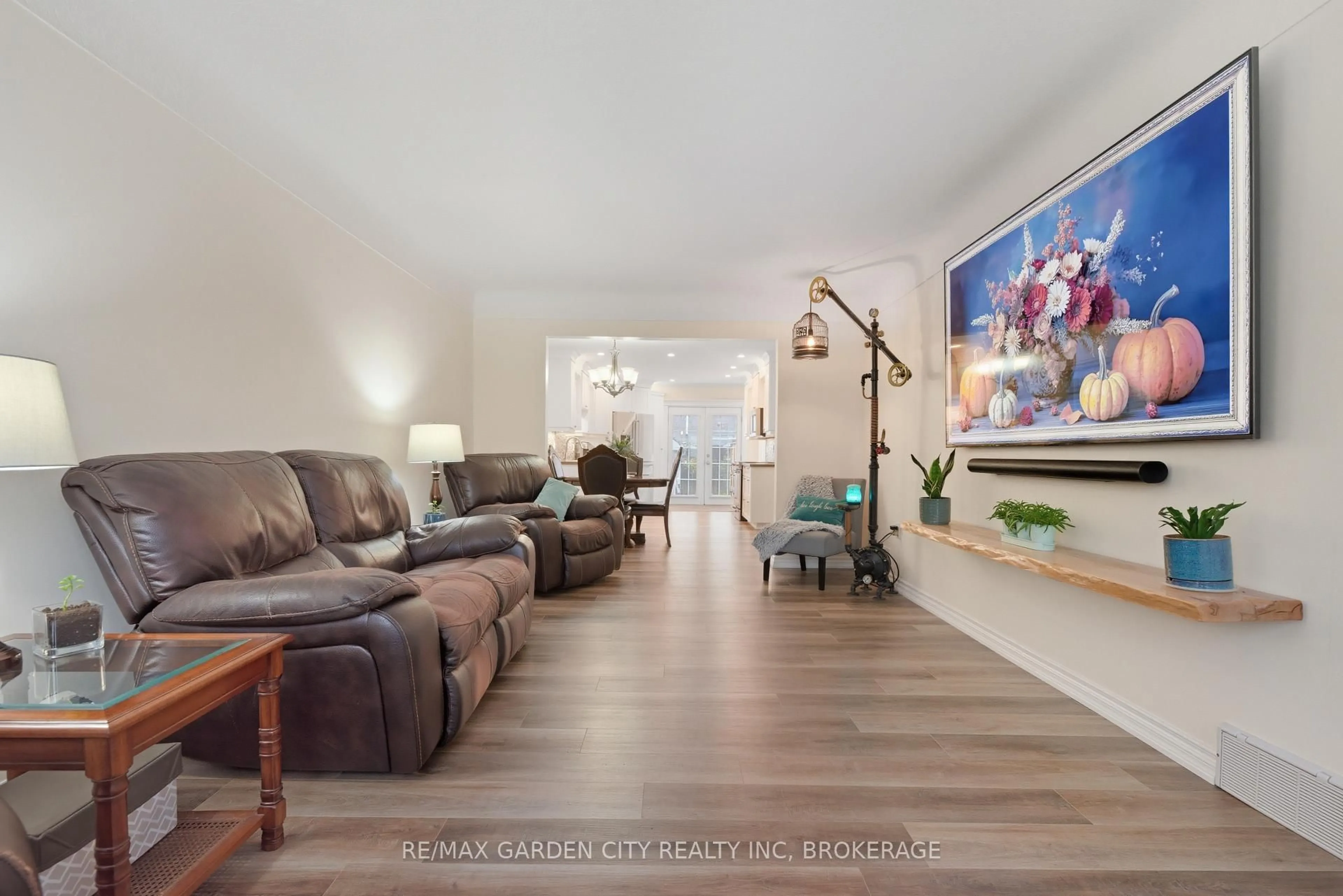 Living room with furniture, unknown for 5294 Slater Ave, Niagara Falls Ontario L2E 4W9