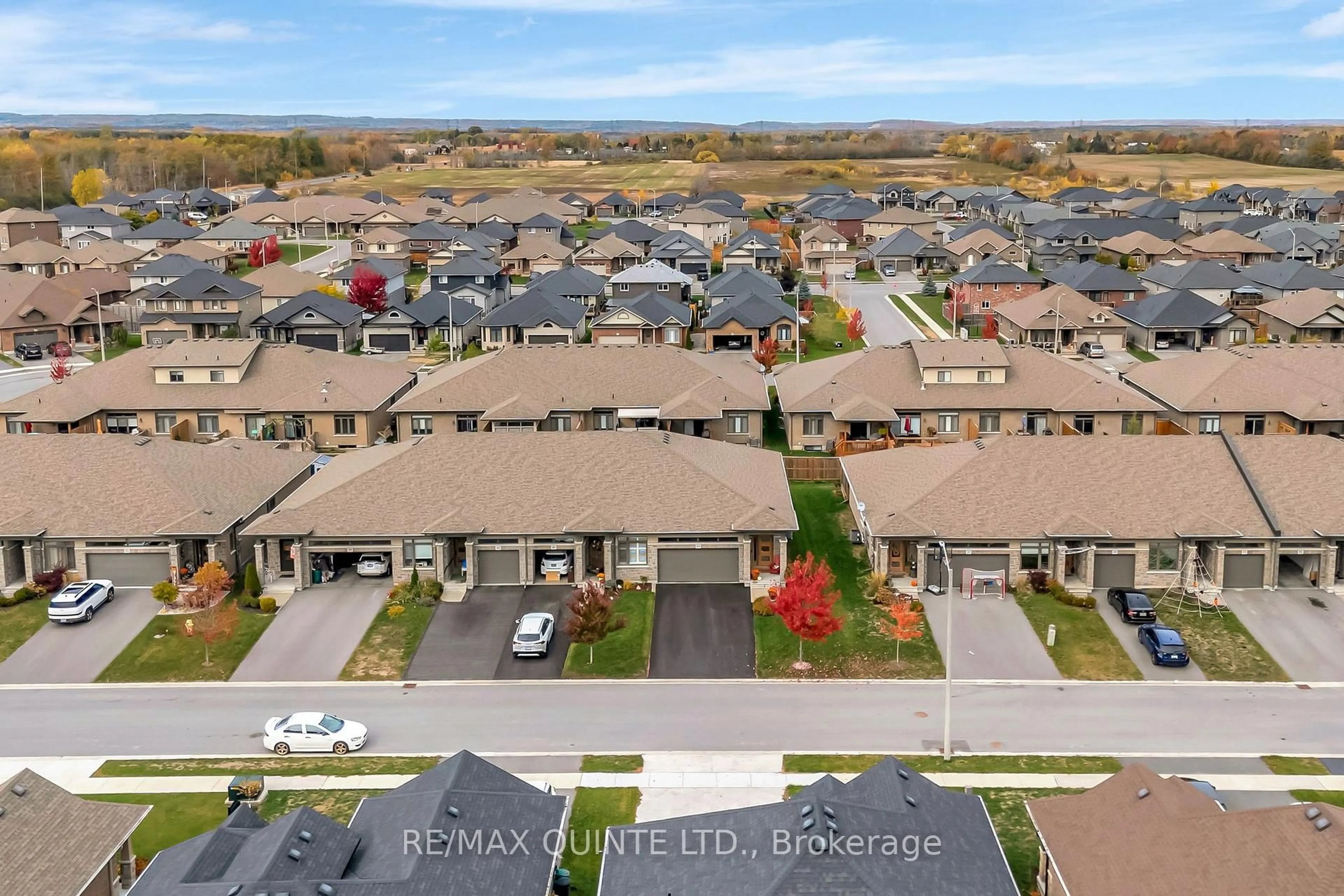 A pic from outside/outdoor area/front of a property/back of a property/a pic from drone, unknown for 44 Covington Cres, Belleville Ontario K8N 0E8