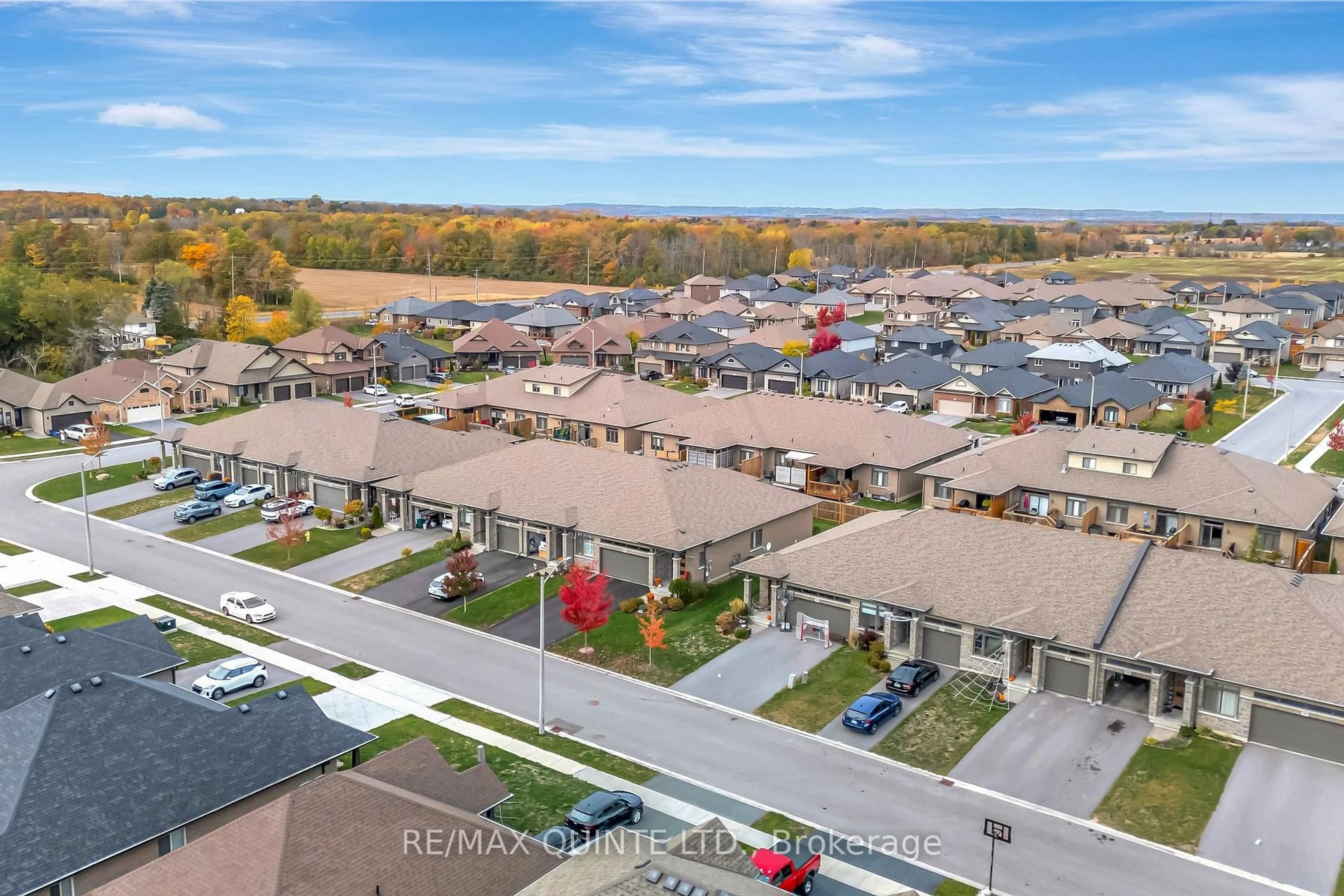 A pic from outside/outdoor area/front of a property/back of a property/a pic from drone, unknown for 44 Covington Cres, Belleville Ontario K8N 0E8