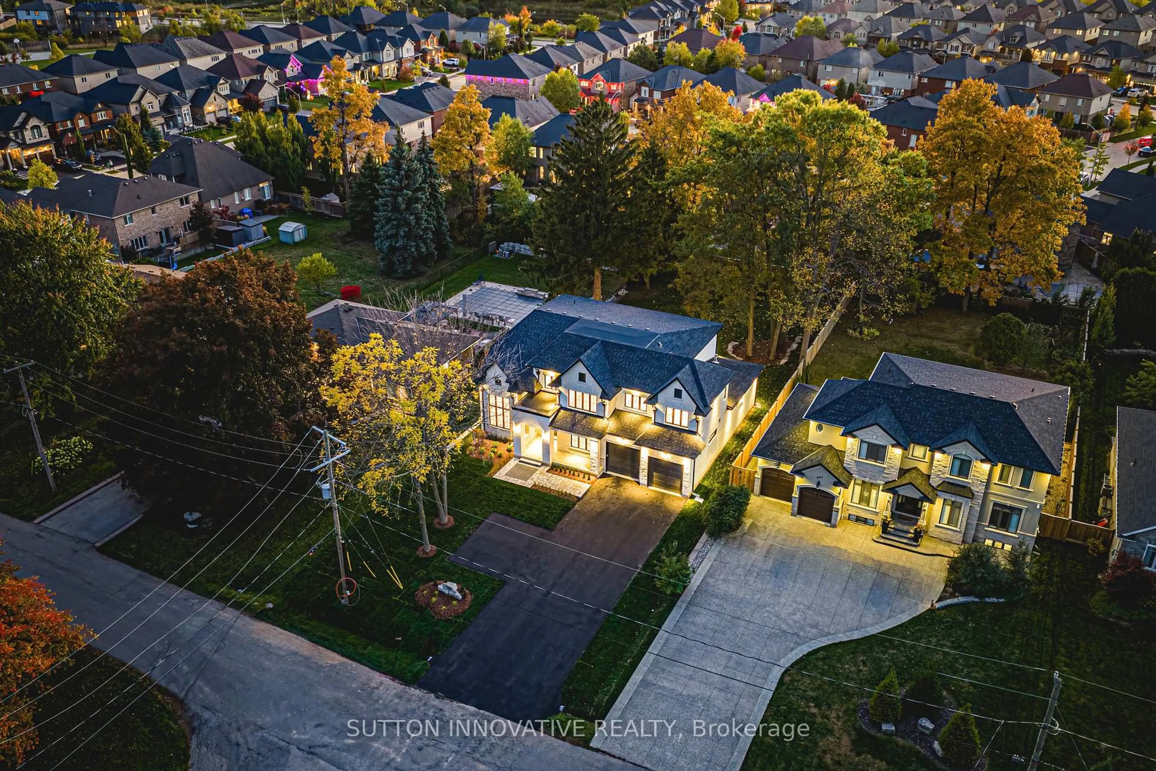 A pic from outside/outdoor area/front of a property/back of a property/a pic from drone, street for 362 HARMONY HALL Dr, Hamilton Ontario L9G 2T4