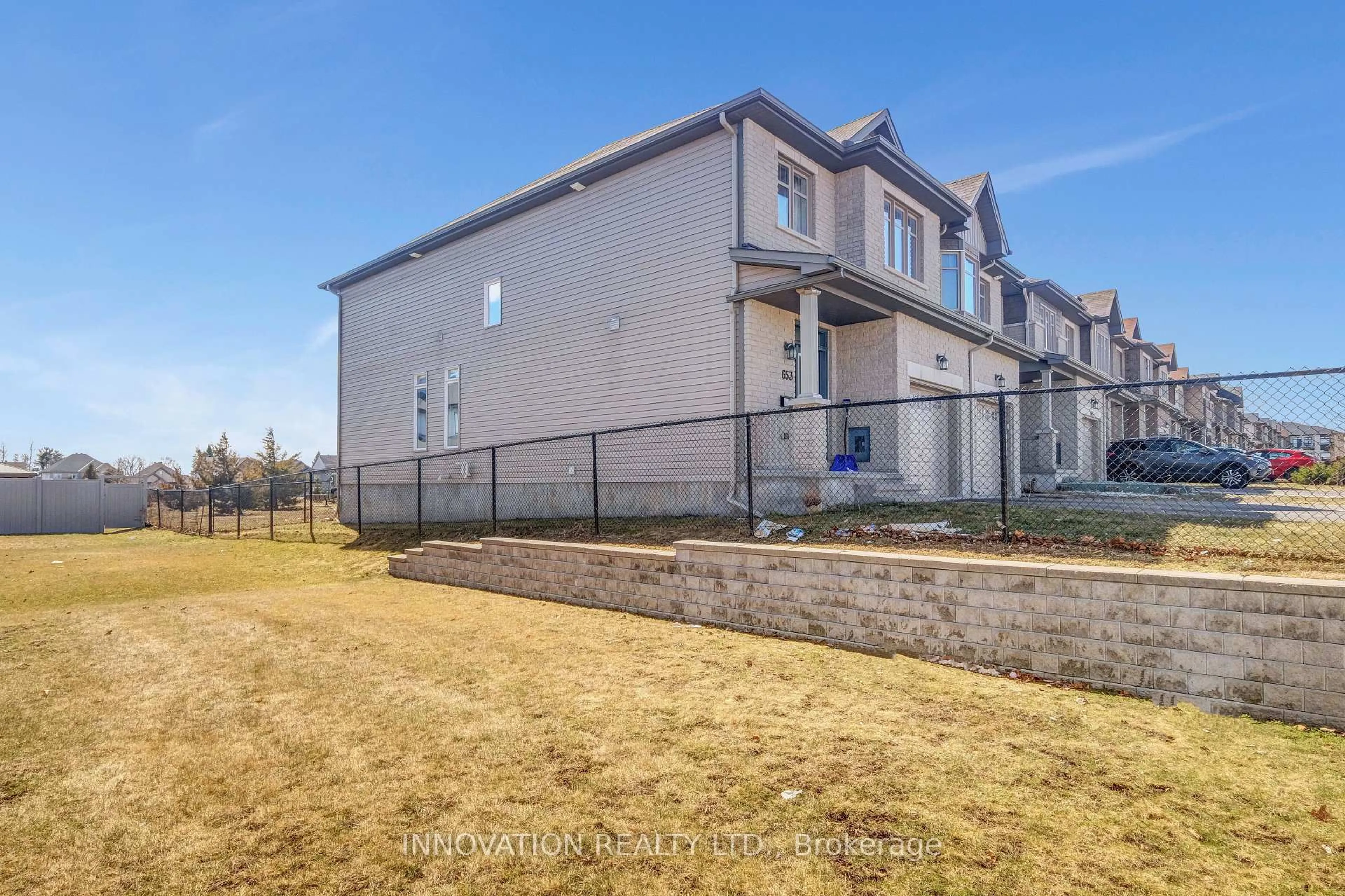 A pic from outside/outdoor area/front of a property/back of a property/a pic from drone, street for 429 Fernside St, Ottawa Ontario K2T 0L2