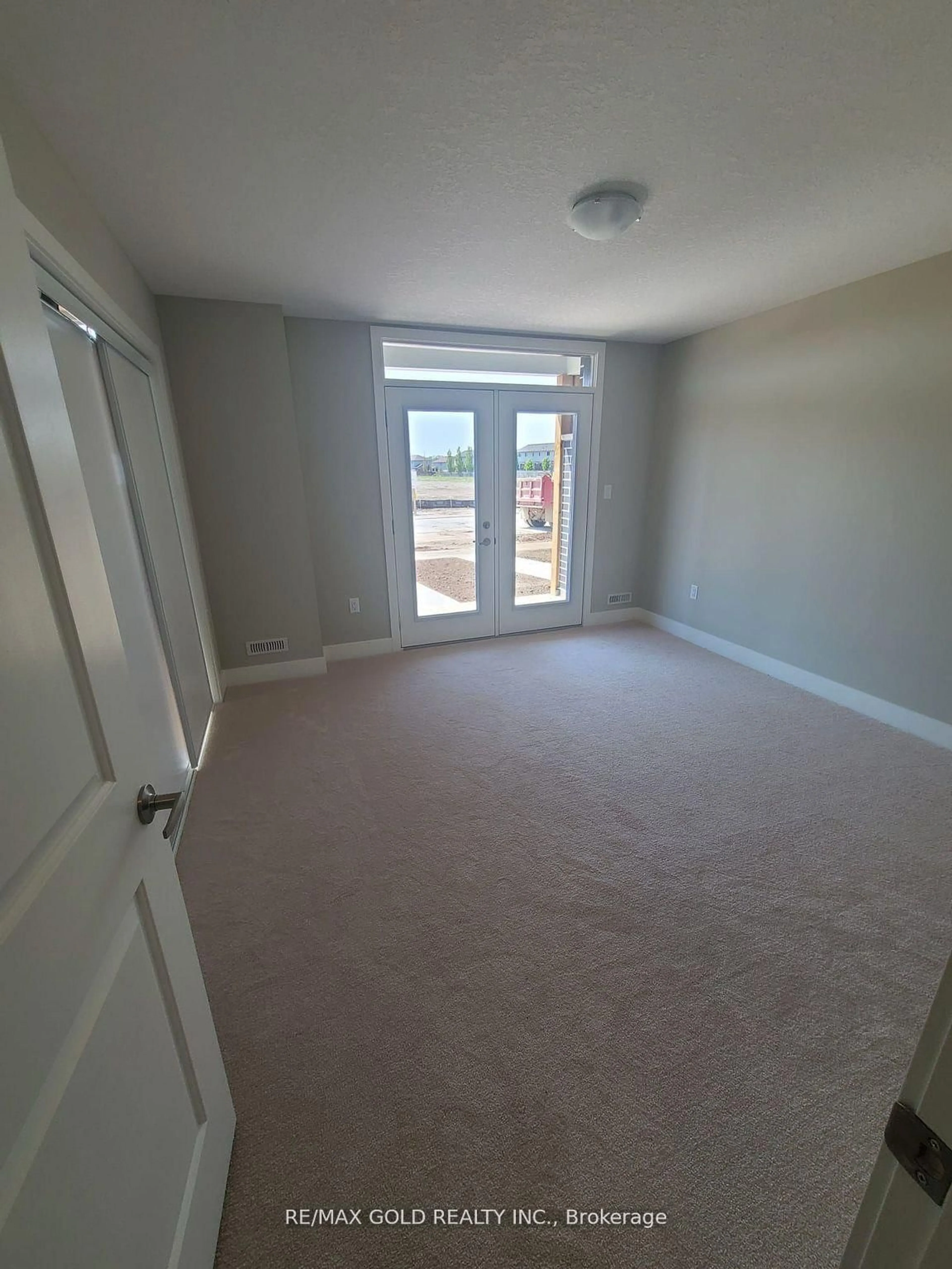 A pic of a room for 177 Edgevalley Rd #160, London East Ontario N5V 0C5