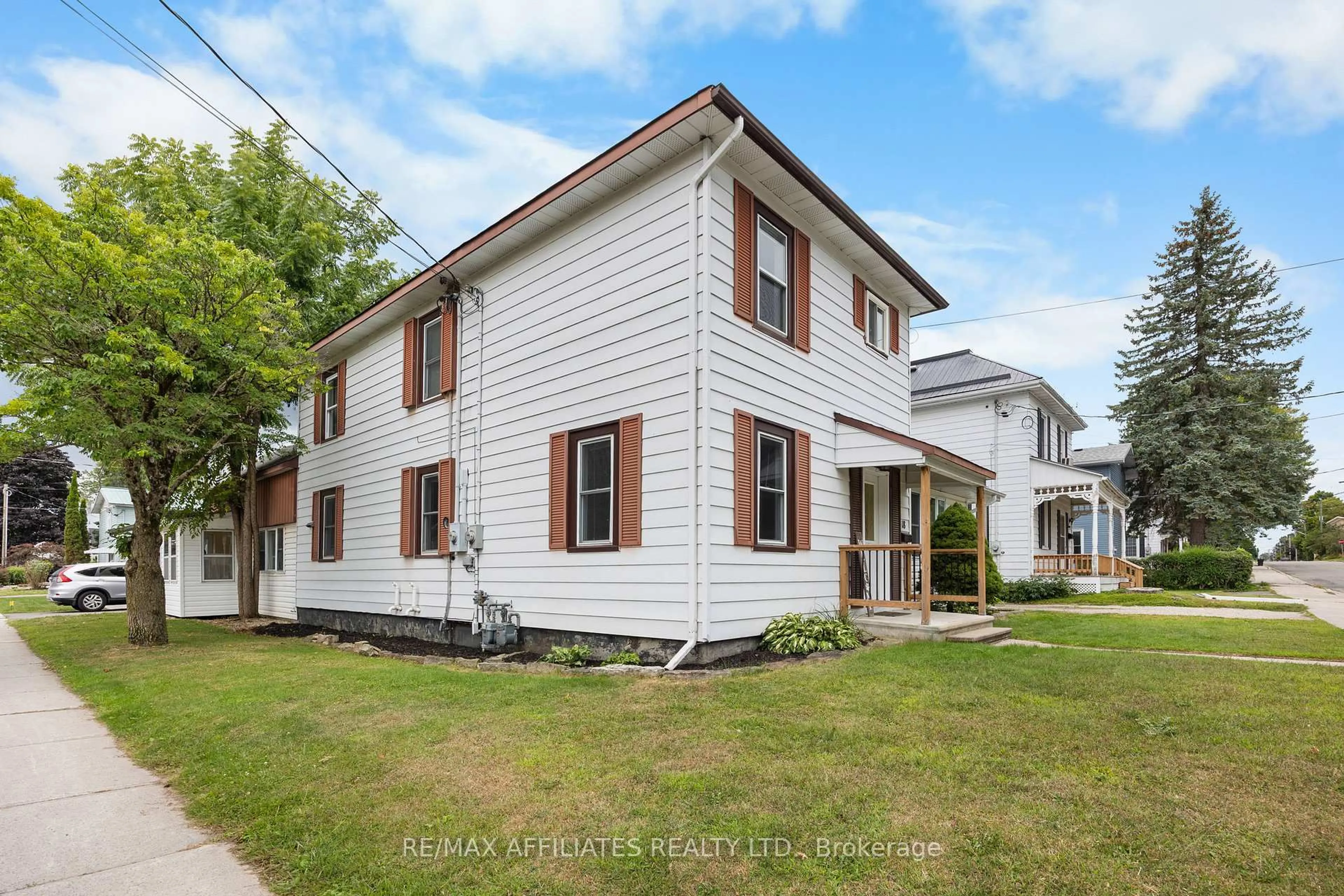 Unknown for 18 Cockburn St, Perth Ontario K7H 2A9